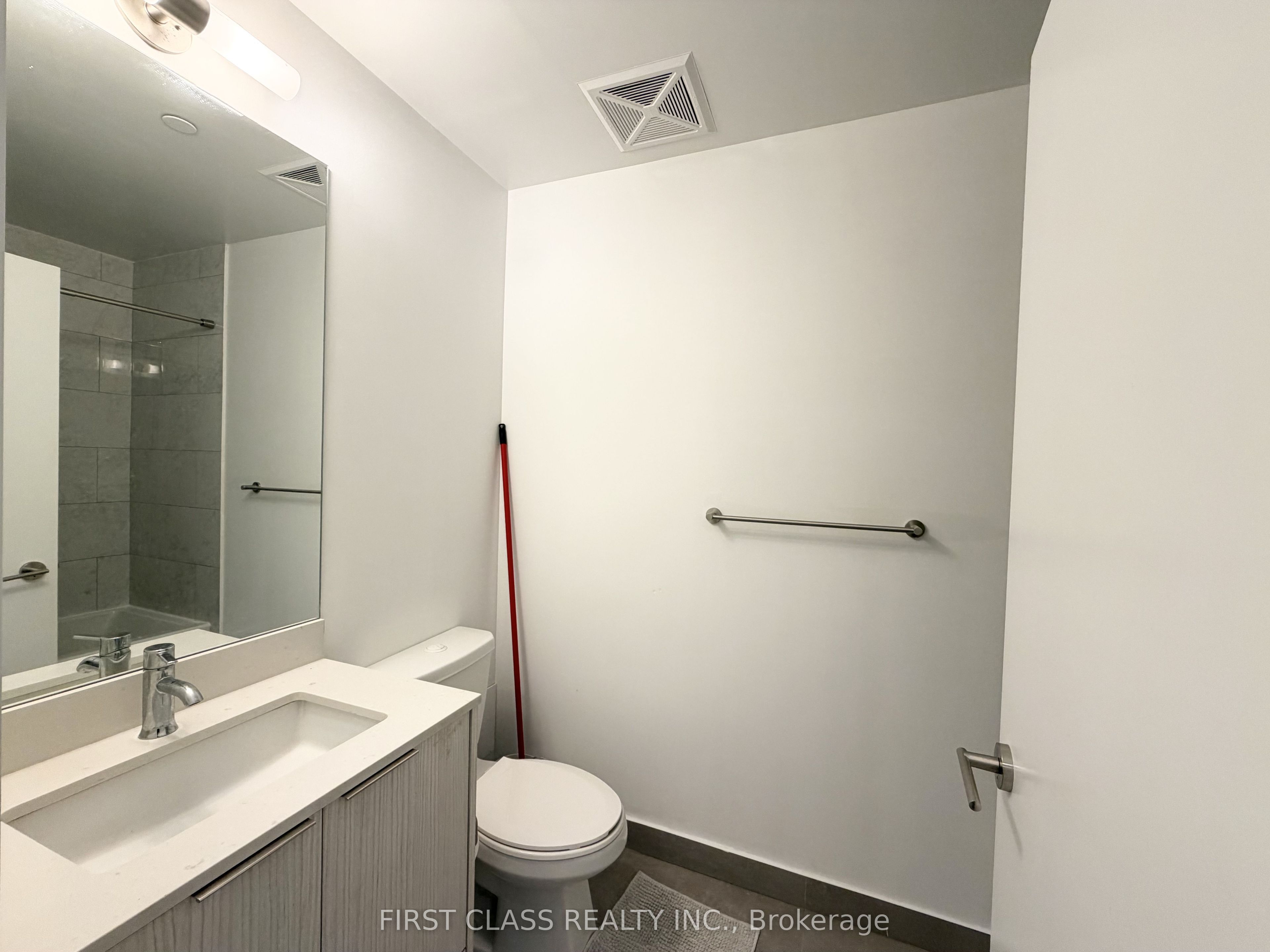 36 Forest Manor Road 121, Toronto, ON M2J 0H3 photo 3