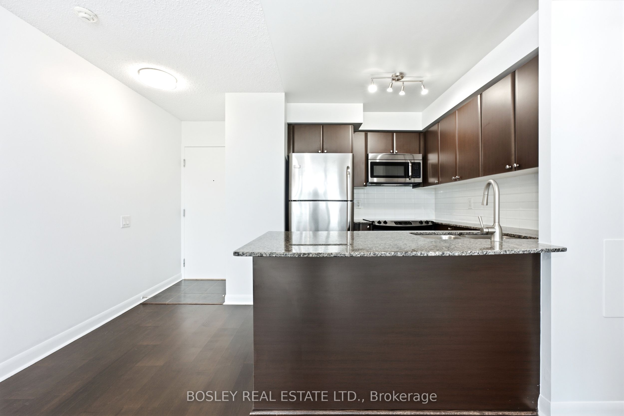 525 Wilson Avenue 633, Toronto, ON M3H 0A7 photo 3