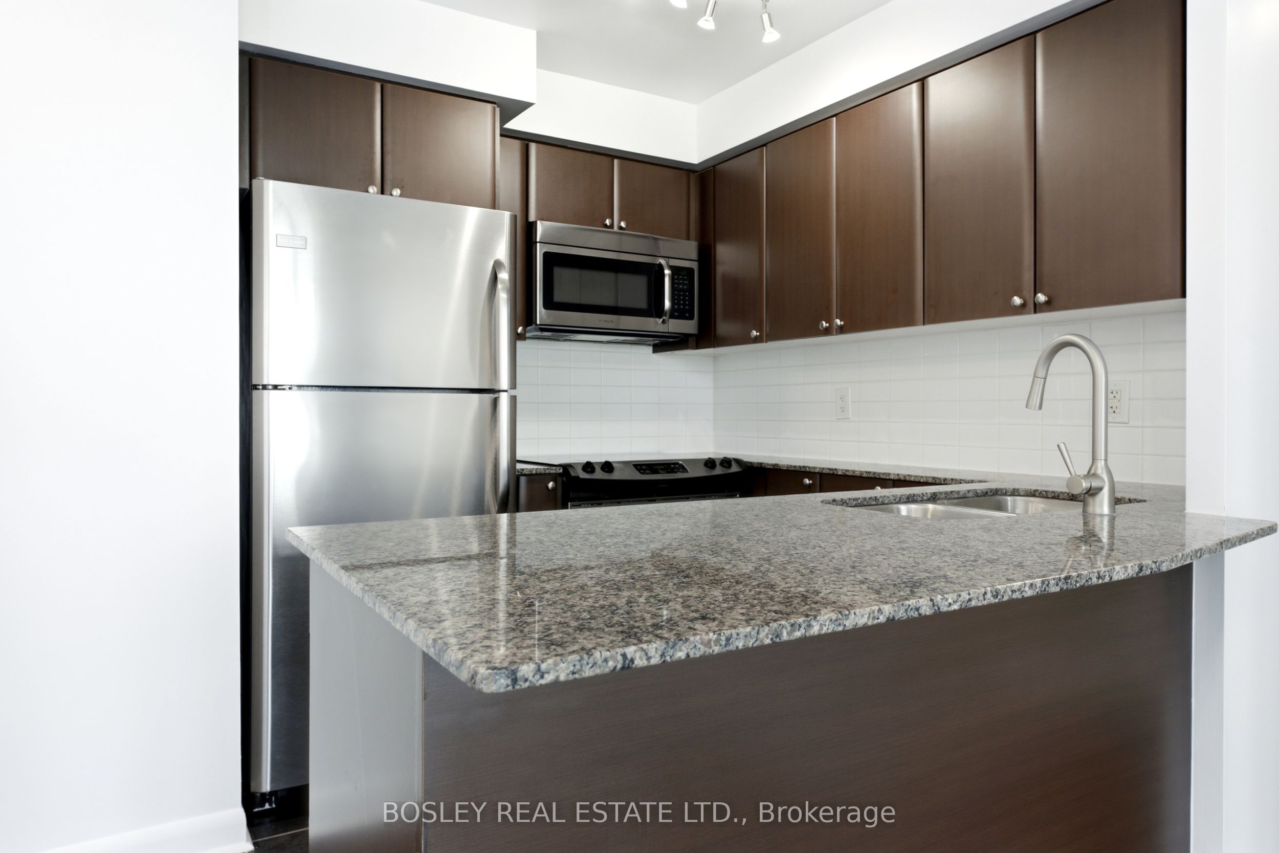 525 Wilson Avenue 633, Toronto, ON M3H 0A7 photo 5