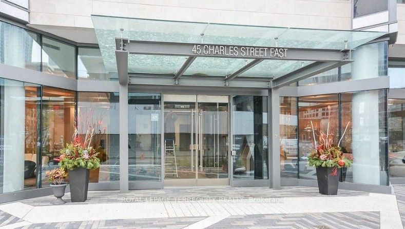 45 Charles Street E 505, Toronto, ON M4Y 1S2