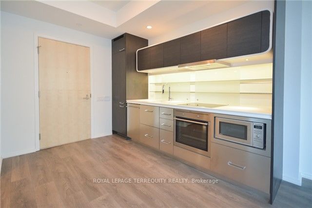 45 Charles Street E 505, Toronto, ON M4Y 1S2 photo 3
