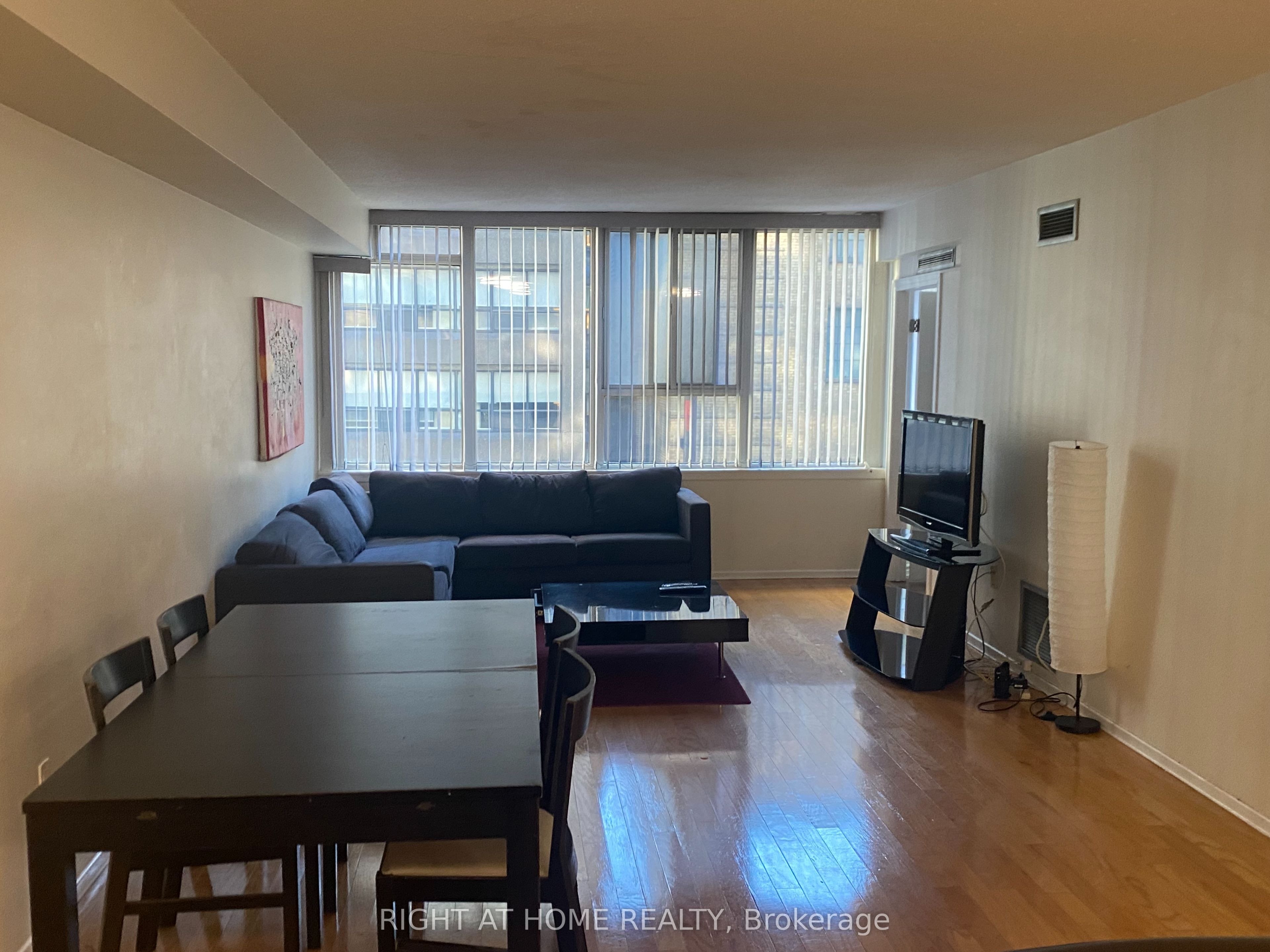 45 Carlton Street 408, Toronto, ON M5B 2H9 photo 2