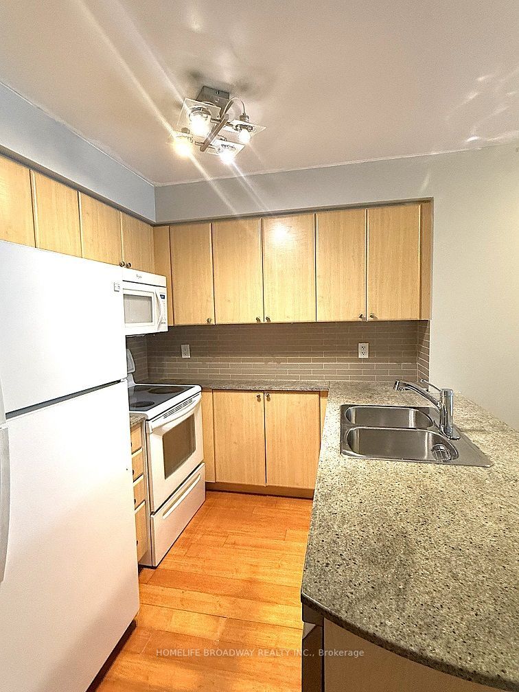 763 Bay Street 1111, Toronto, ON M5G 2R3 photo 4