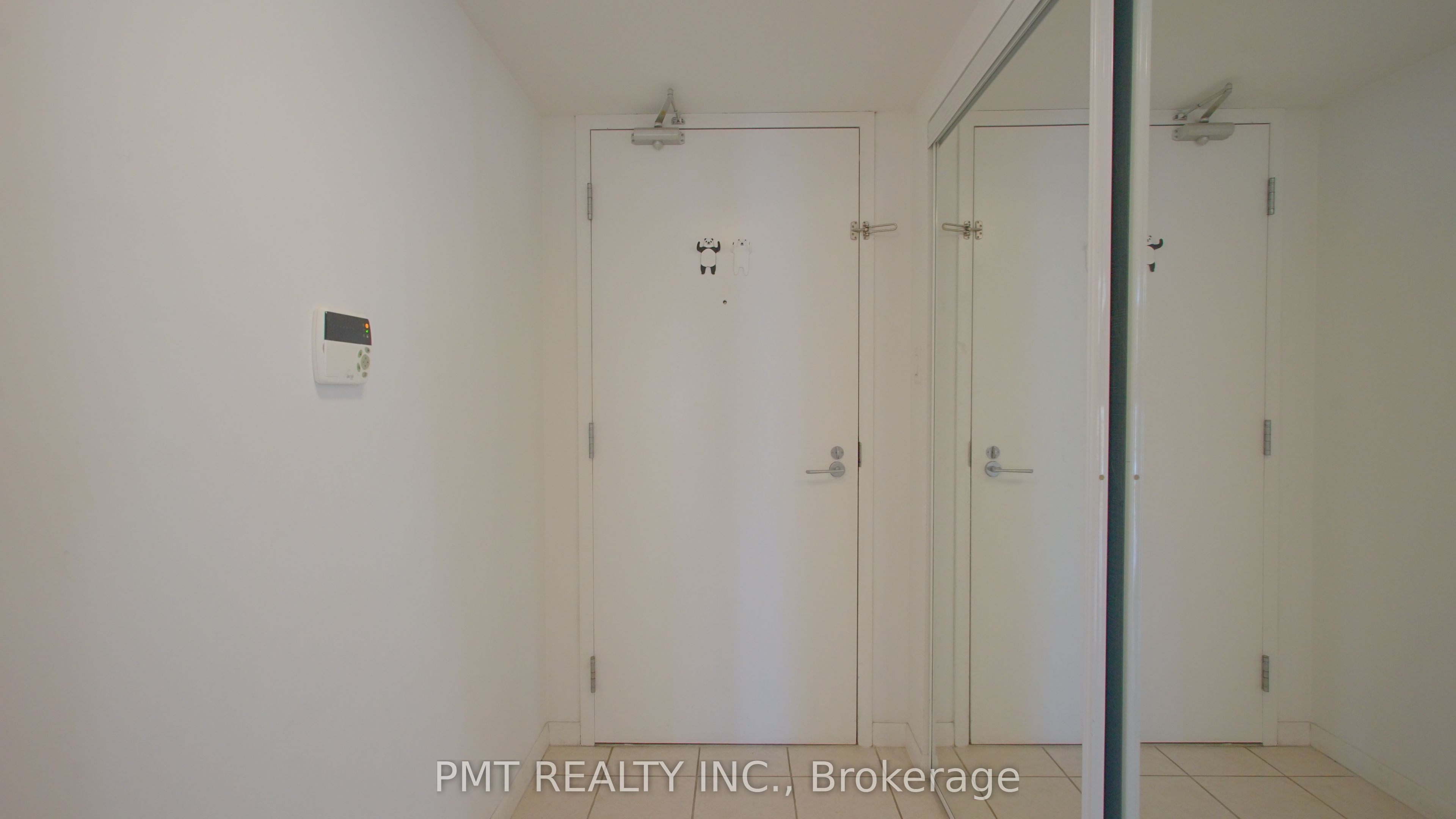 38 Grenville Street 1607, Toronto, ON M4Y 1A5 photo 2