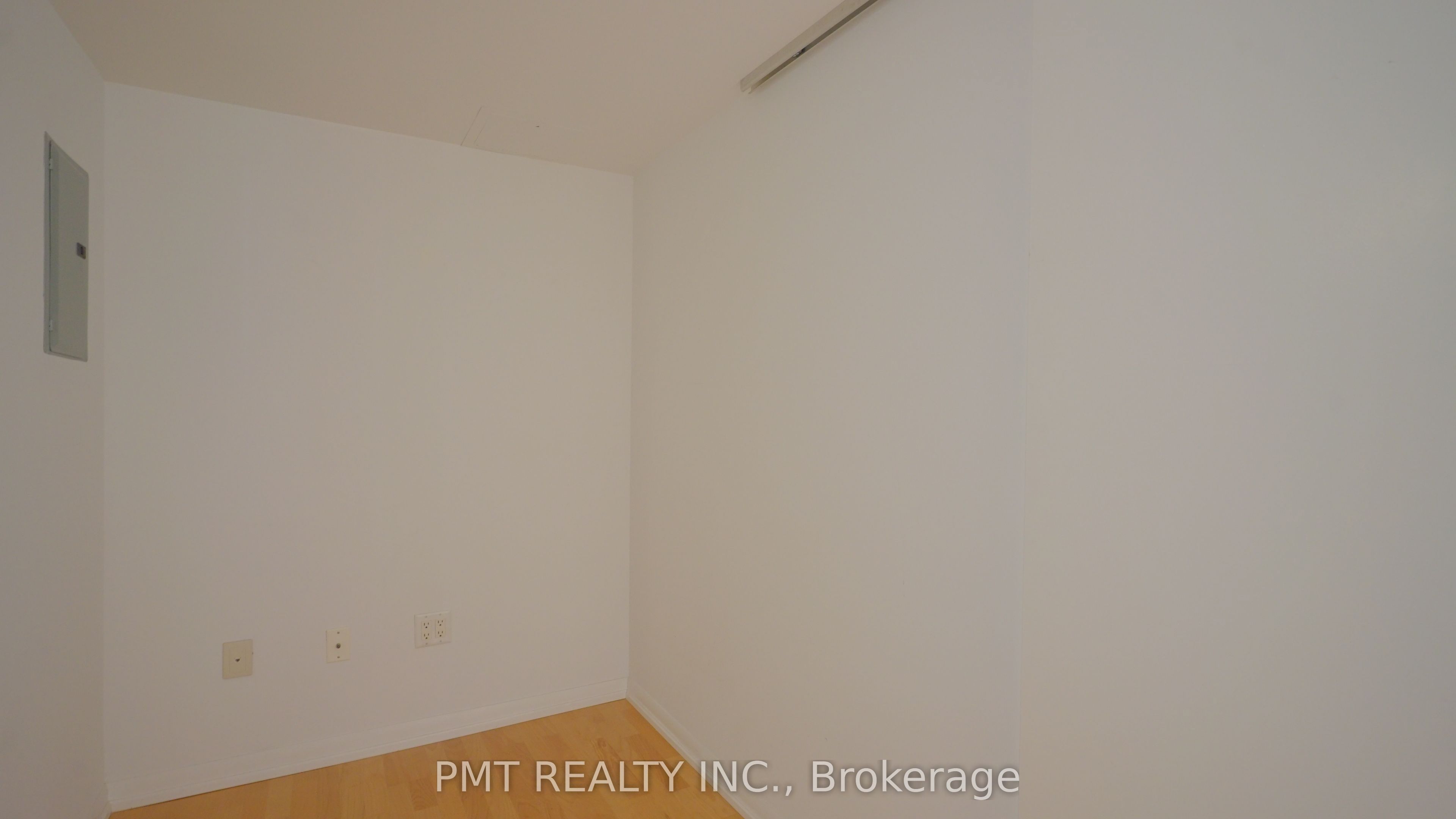 38 Grenville Street 1607, Toronto, ON M4Y 1A5 photo 5