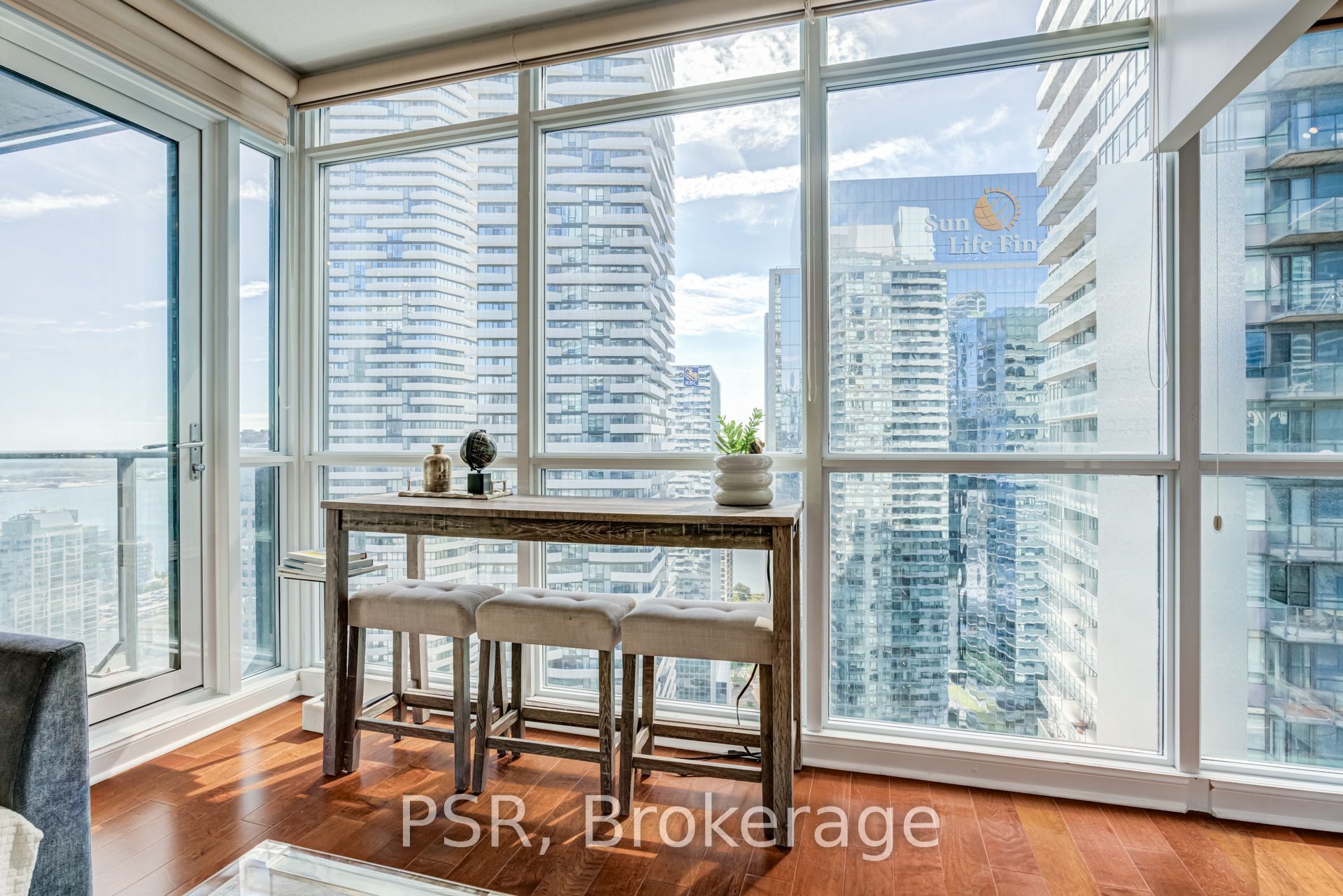 65 Bremner Boulevard 3401, Toronto, ON M5J 0A7 photo 3