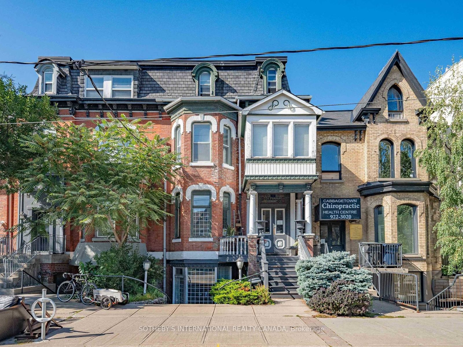 212 Carlton Street Main, Toronto, ON M5A 2L1