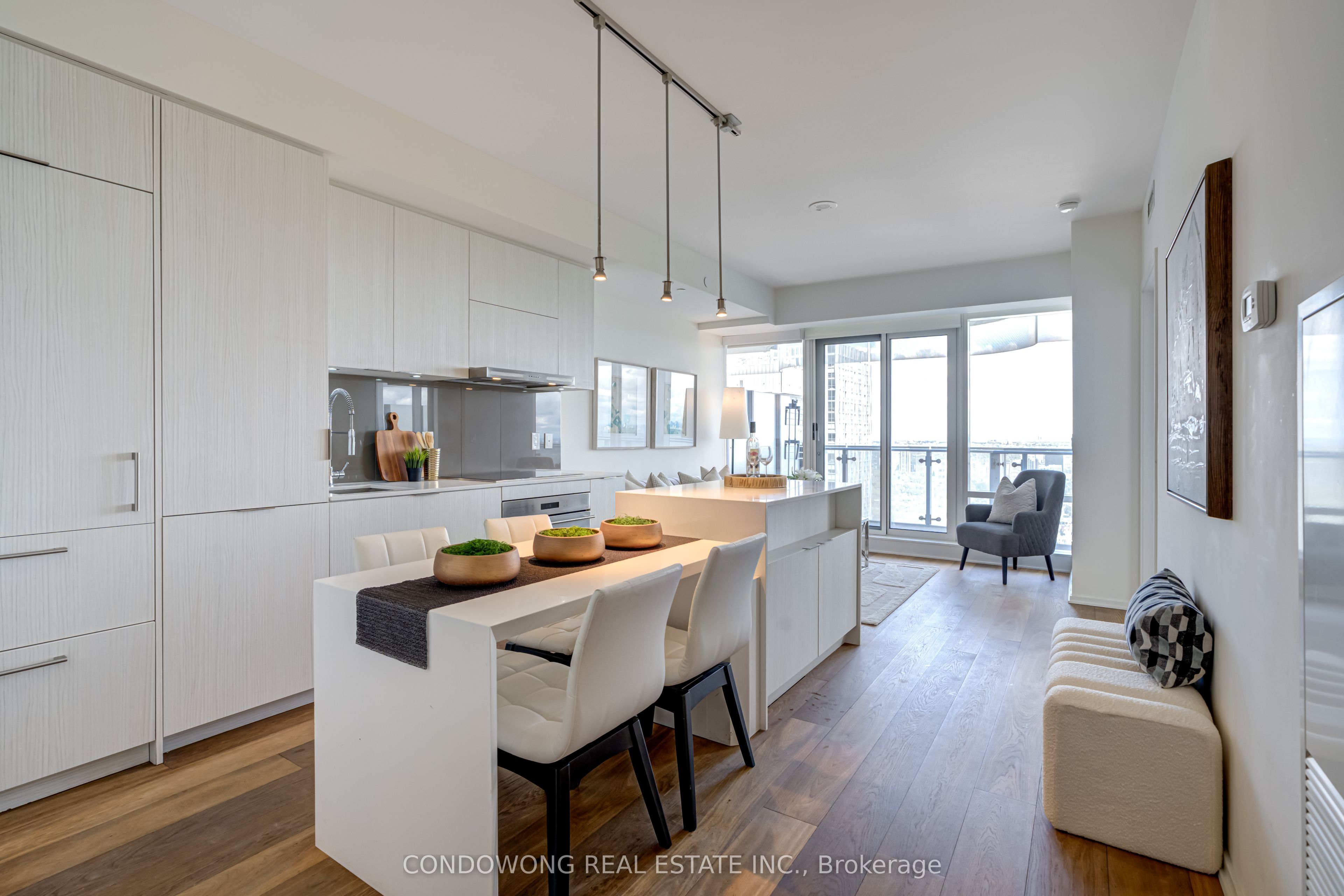 1 Bloor Street E 4710, Toronto, ON M4W 1A9 photo 2