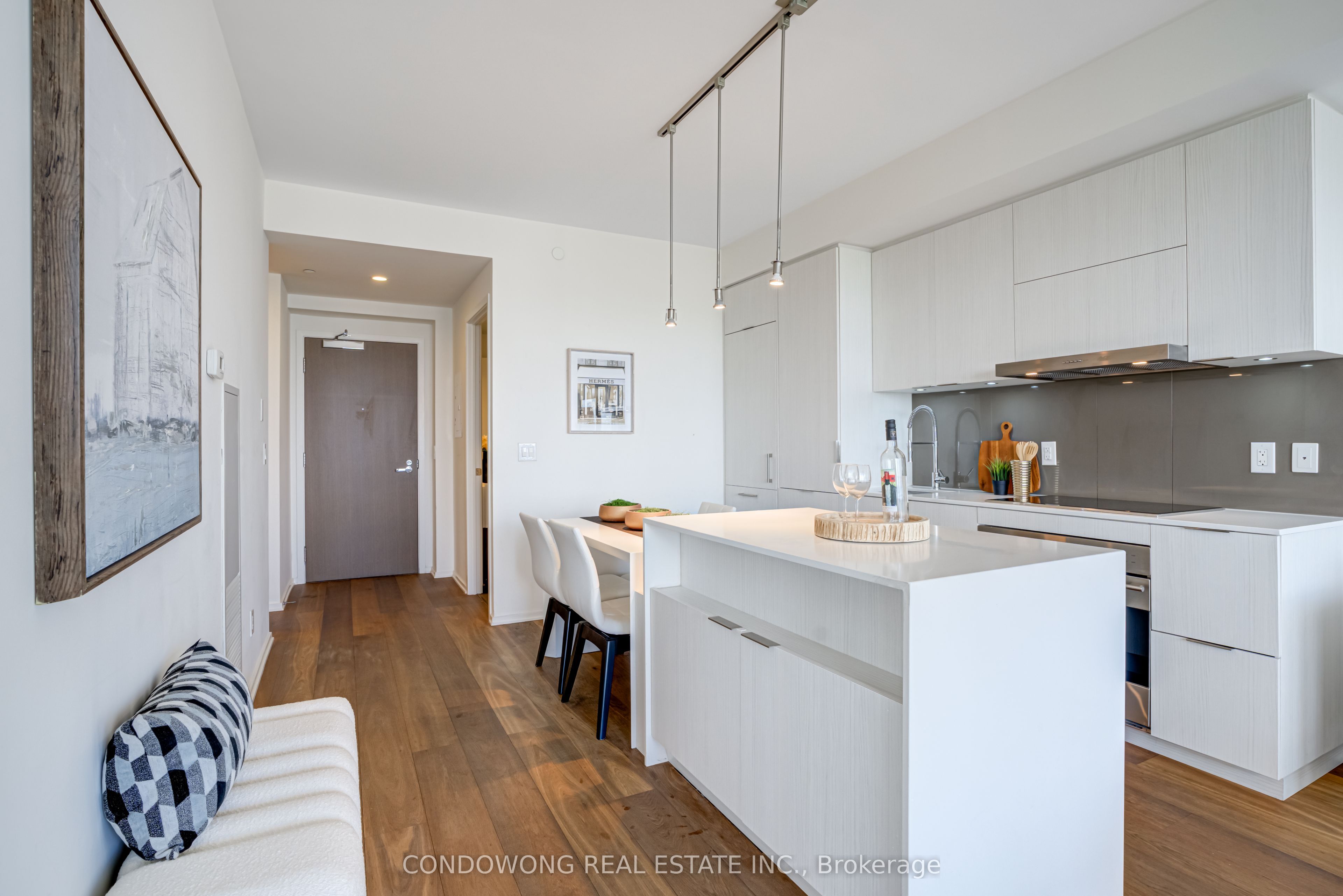 1 Bloor Street E 4710, Toronto, ON M4W 1A9 photo 3