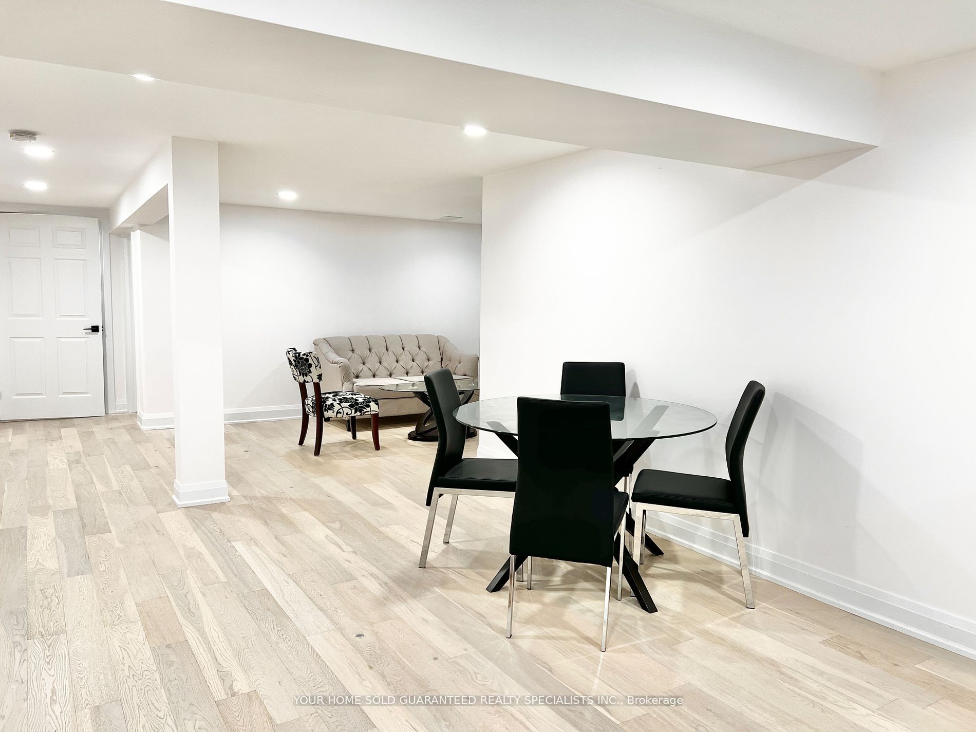 2 Pannahill Road Room 2, Toronto, ON M3H 4N3 photo 3