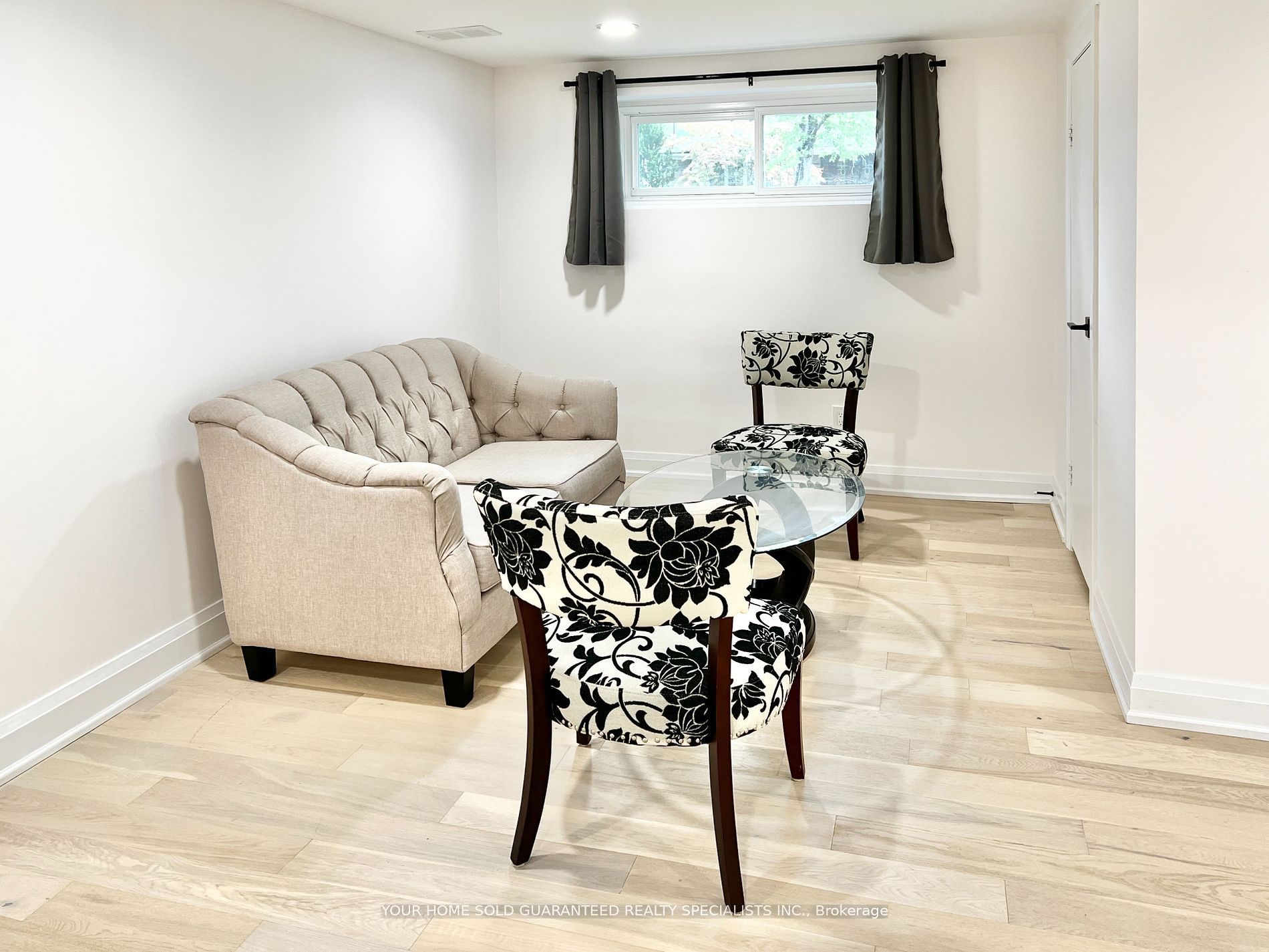 2 Pannahill Road Room 2, Toronto, ON M3H 4N3 photo 4