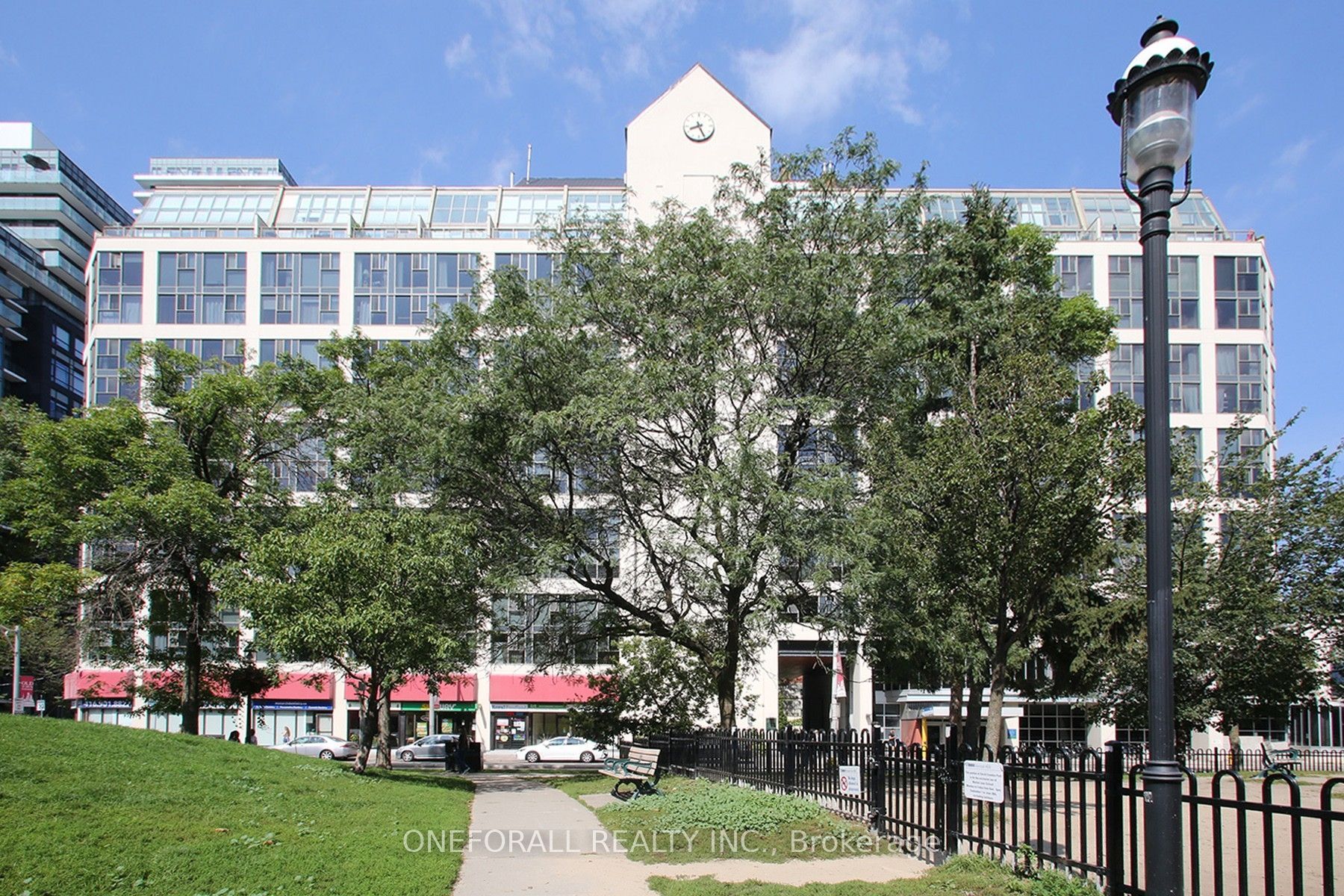 222 The Esplanade 633, Toronto, ON M5A 4M8 photo 2