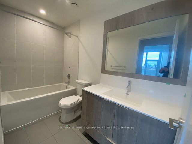 25 Adra Grado Way 1239, Toronto, ON M2J 0H6 photo 4