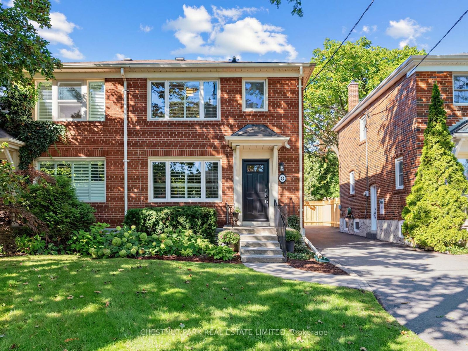 8 Beaufield Avenue, Toronto, ON M4G 3R3 photo 3