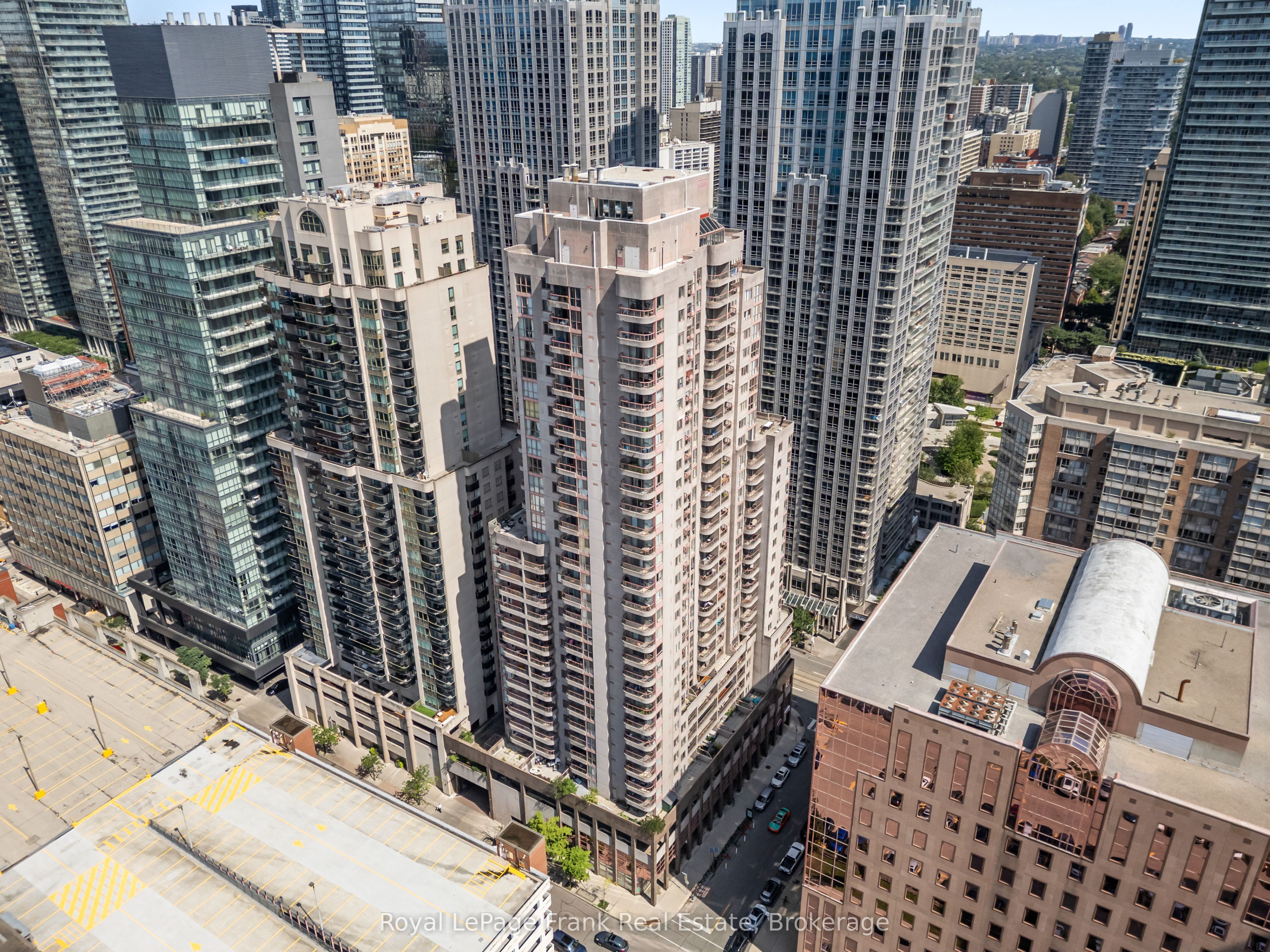 736 Bay Street 2910, Toronto, ON M5G 2M4