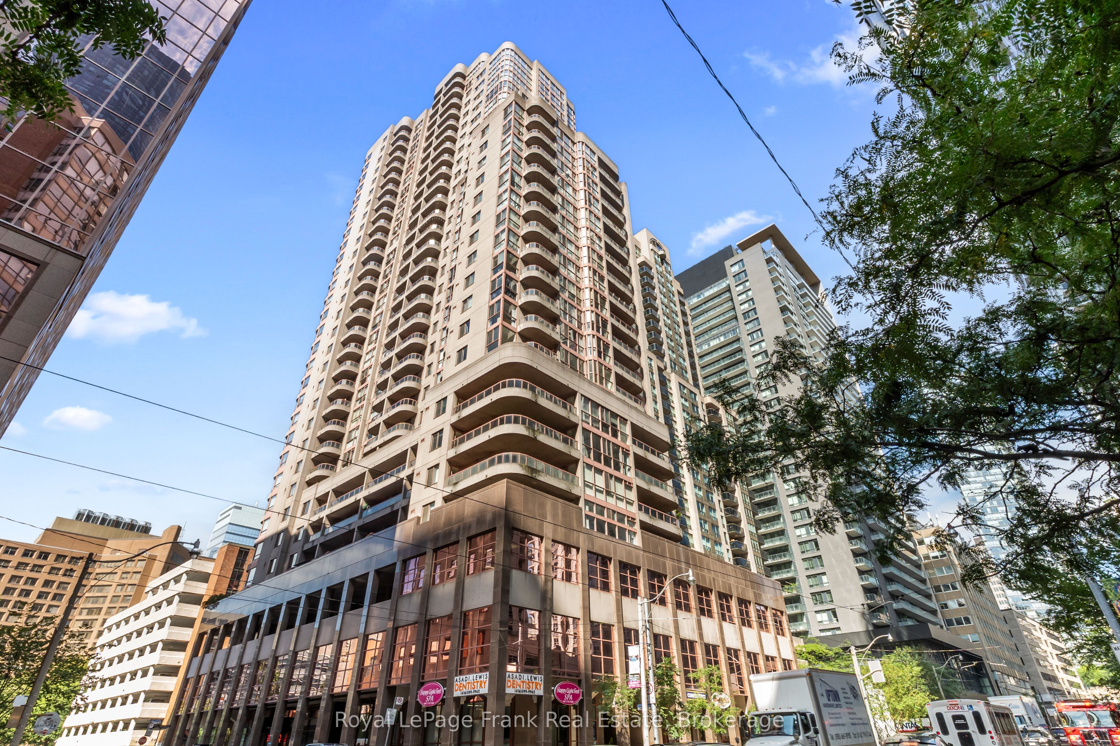 736 Bay Street 2910, Toronto, ON M5G 2M4 photo 2