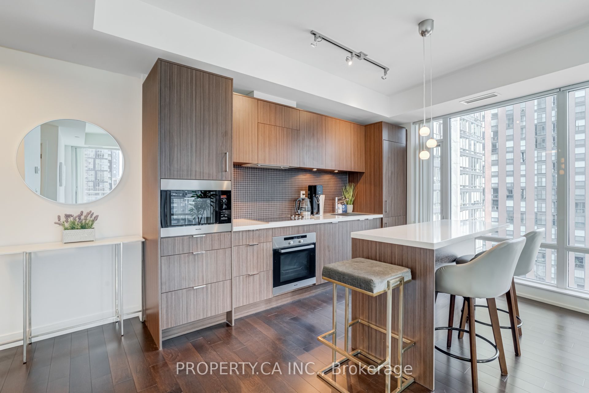 21 Widmer Street 1609, Toronto, ON M5V 2E8 photo 2