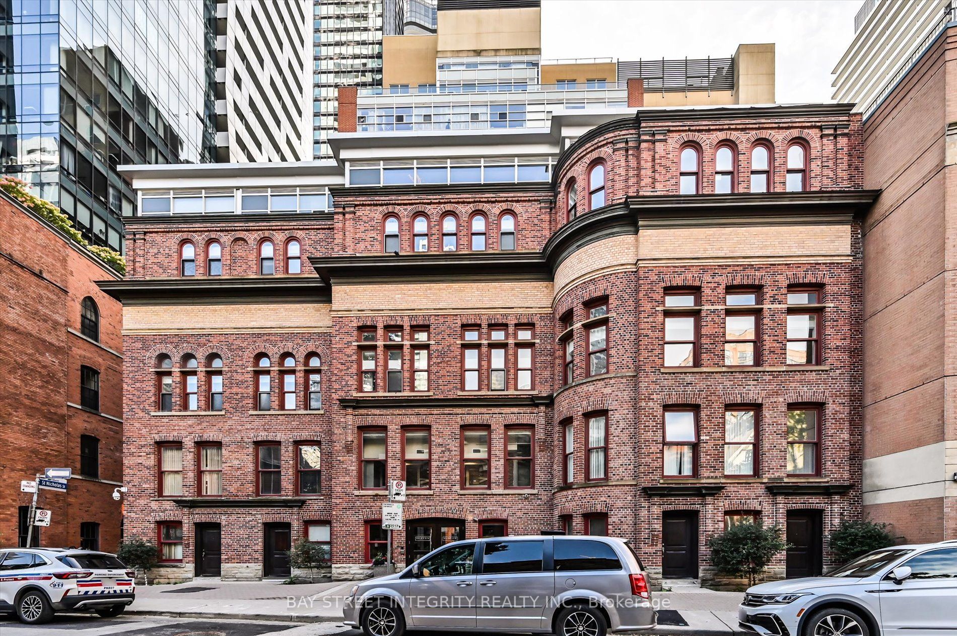 11 St Joseph Street 713, Toronto, ON M4Y 3G4 photo 2