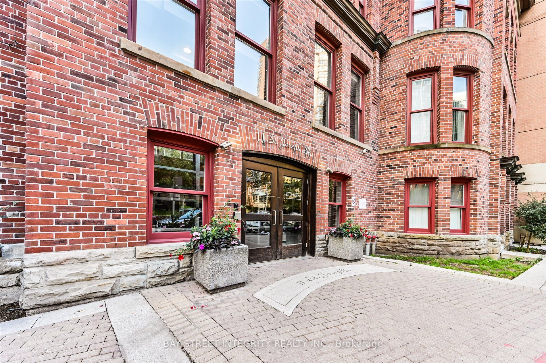 11 St Joseph Street 713, Toronto, ON M4Y 3G4 photo 3