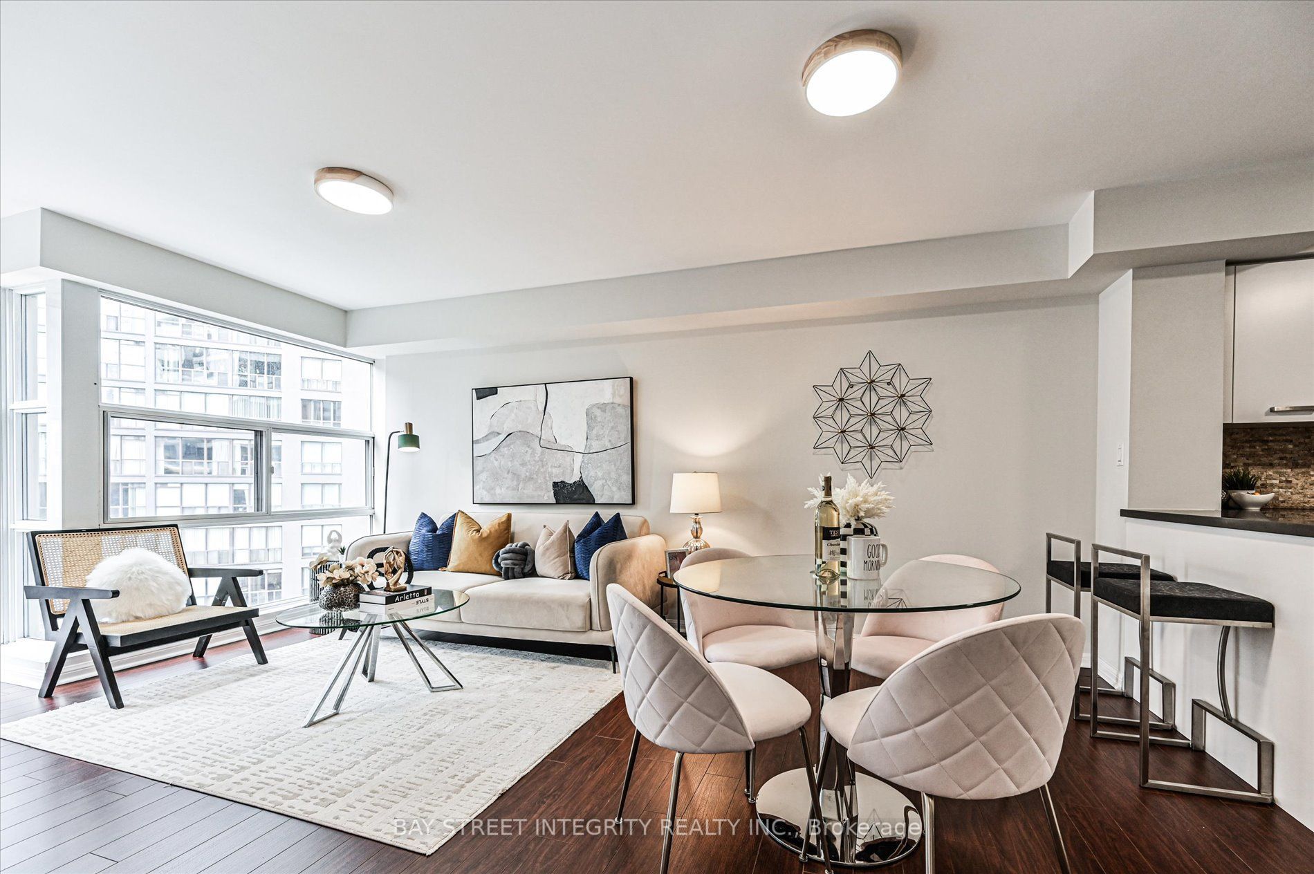 11 St Joseph Street 713, Toronto, ON M4Y 3G4 photo 5