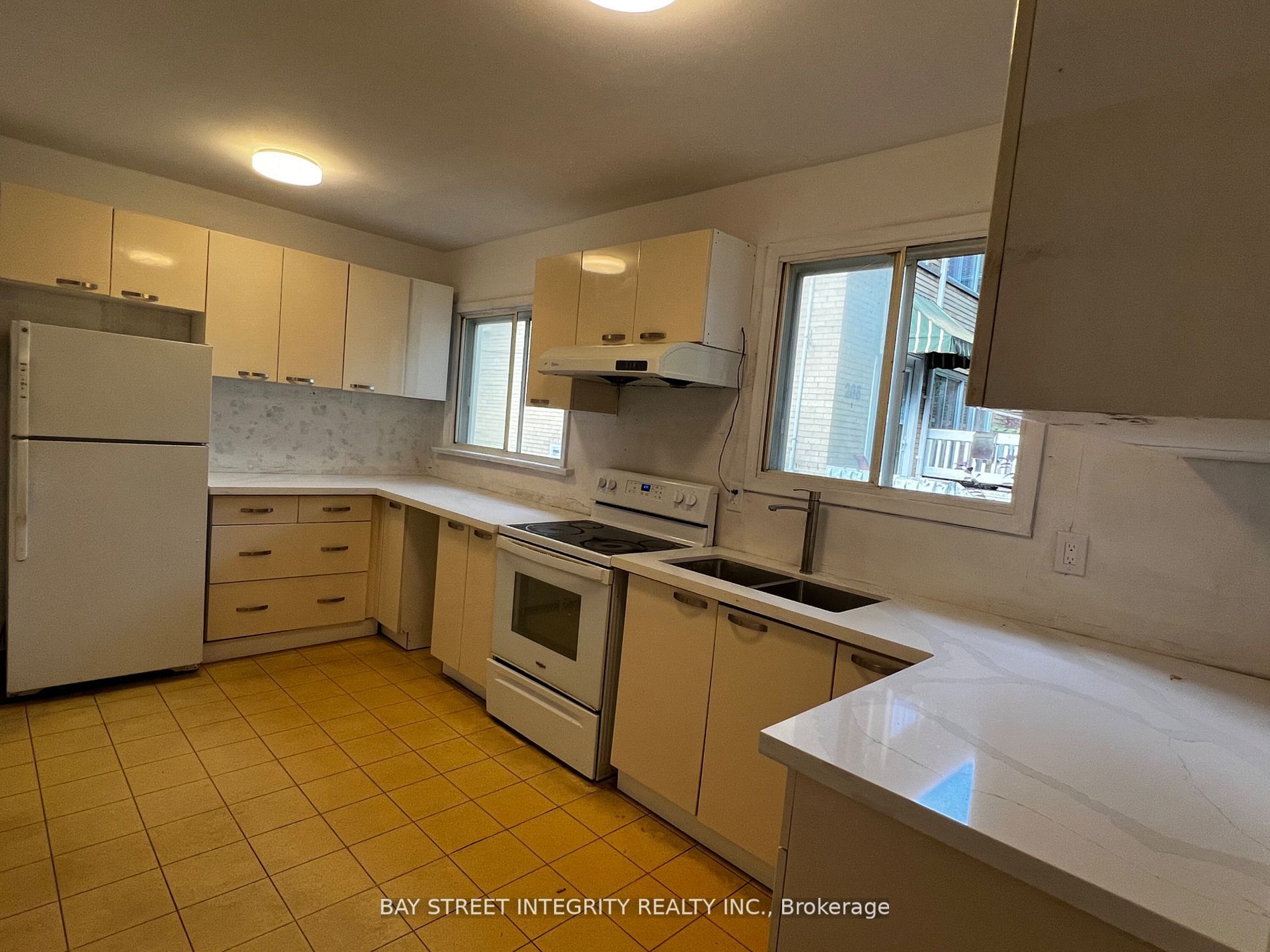 204 Greenfield Avenue, Toronto, ON M2N 3E3 photo 2