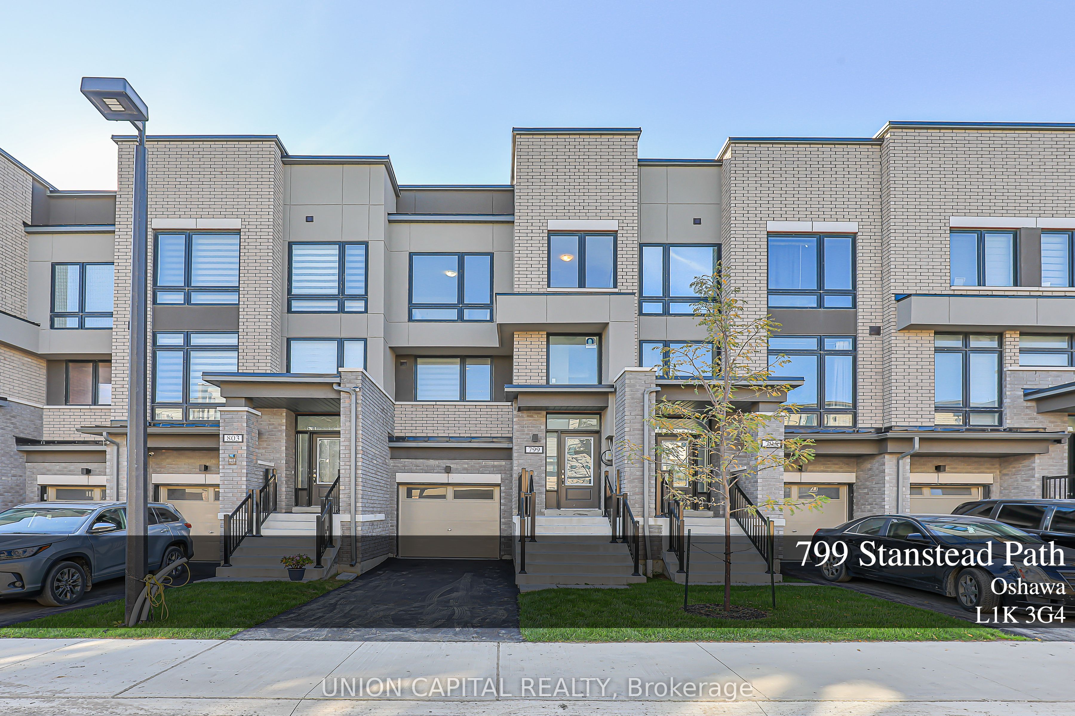 799 Stanstead Path, Oshawa, ON L1K 3G4