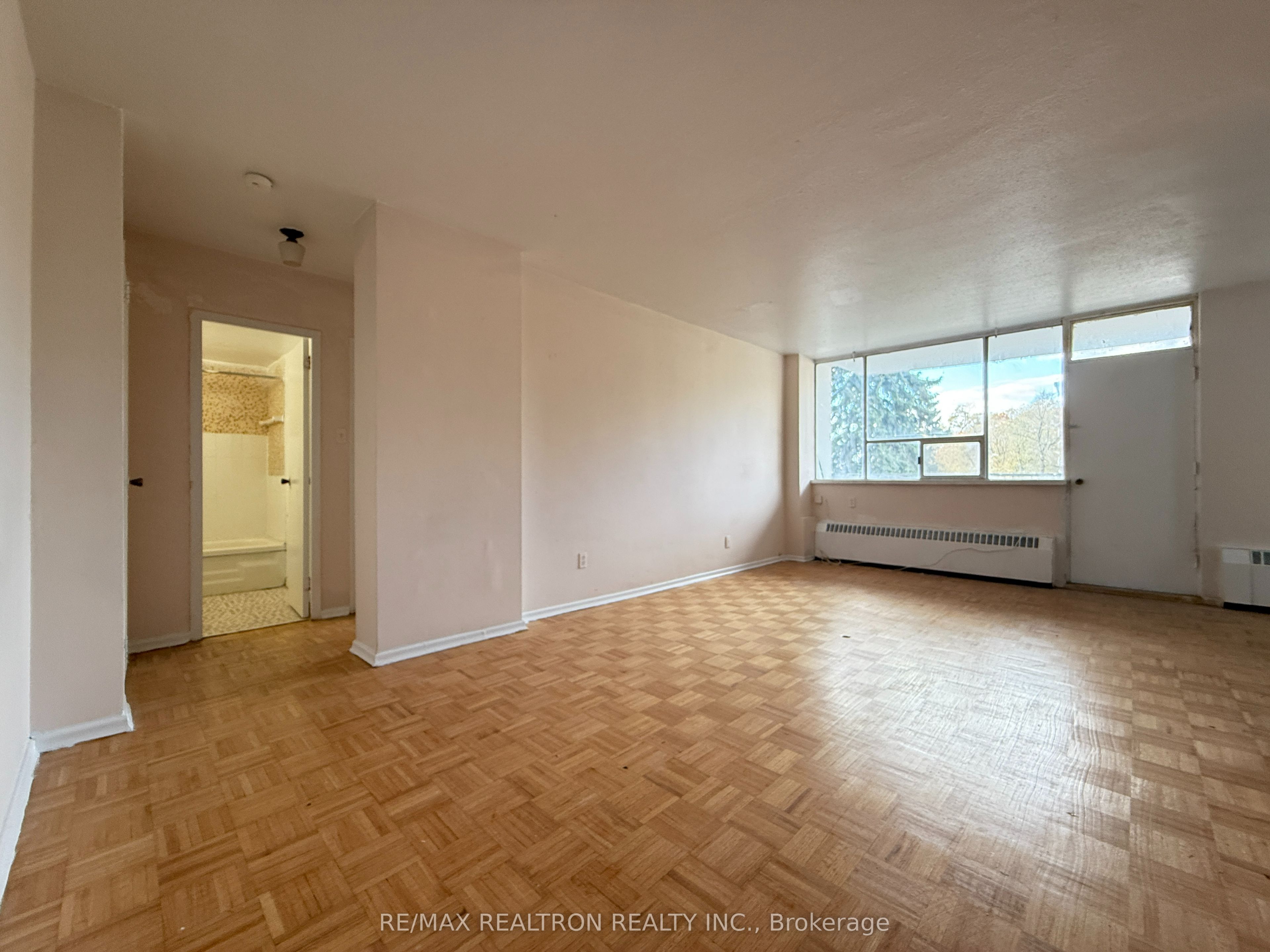 500 Dawes Road 211, Toronto, ON M4B 2G1