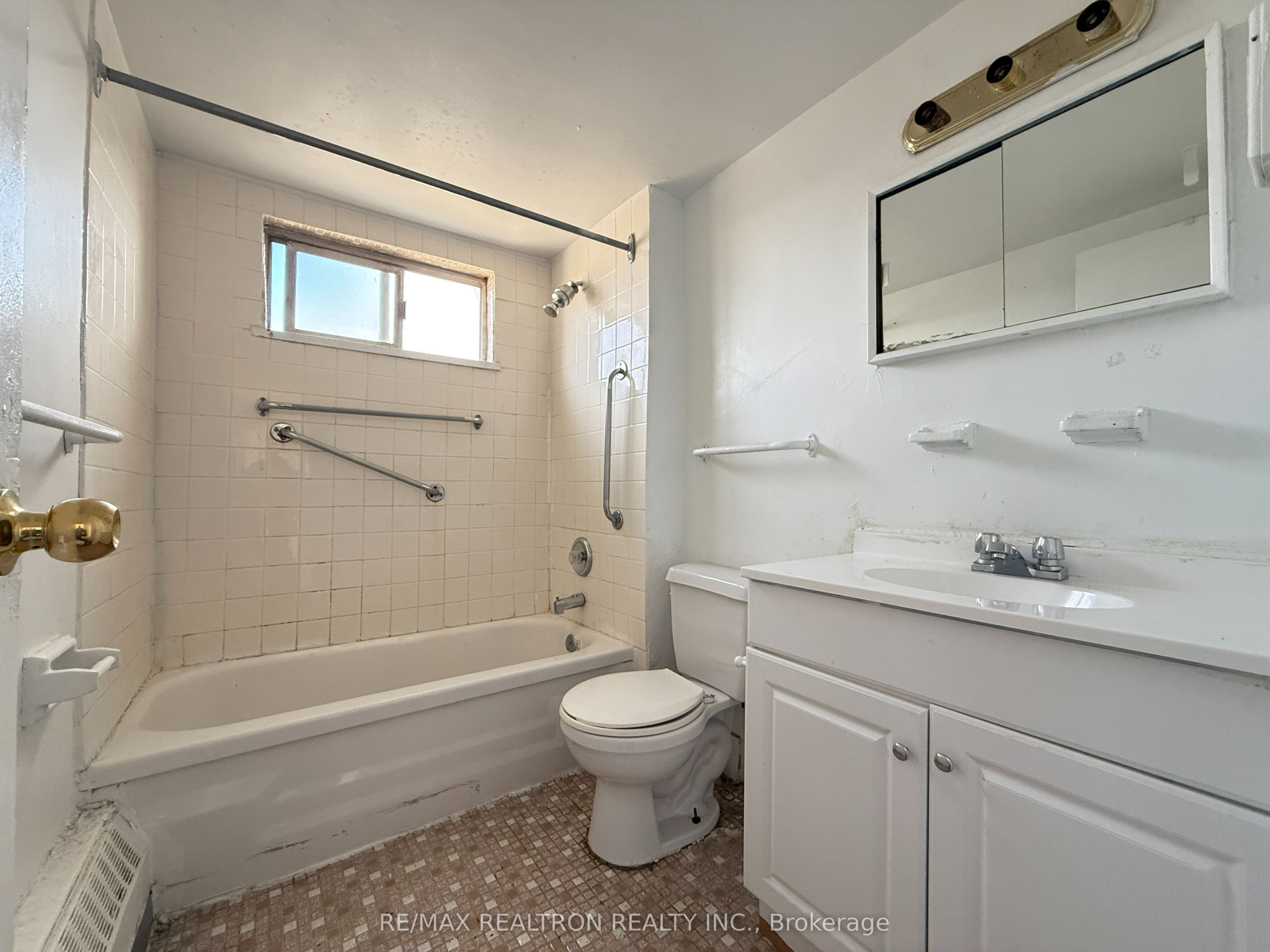 500 Dawes Road 1514, Toronto, ON M4B 2G1 photo 2