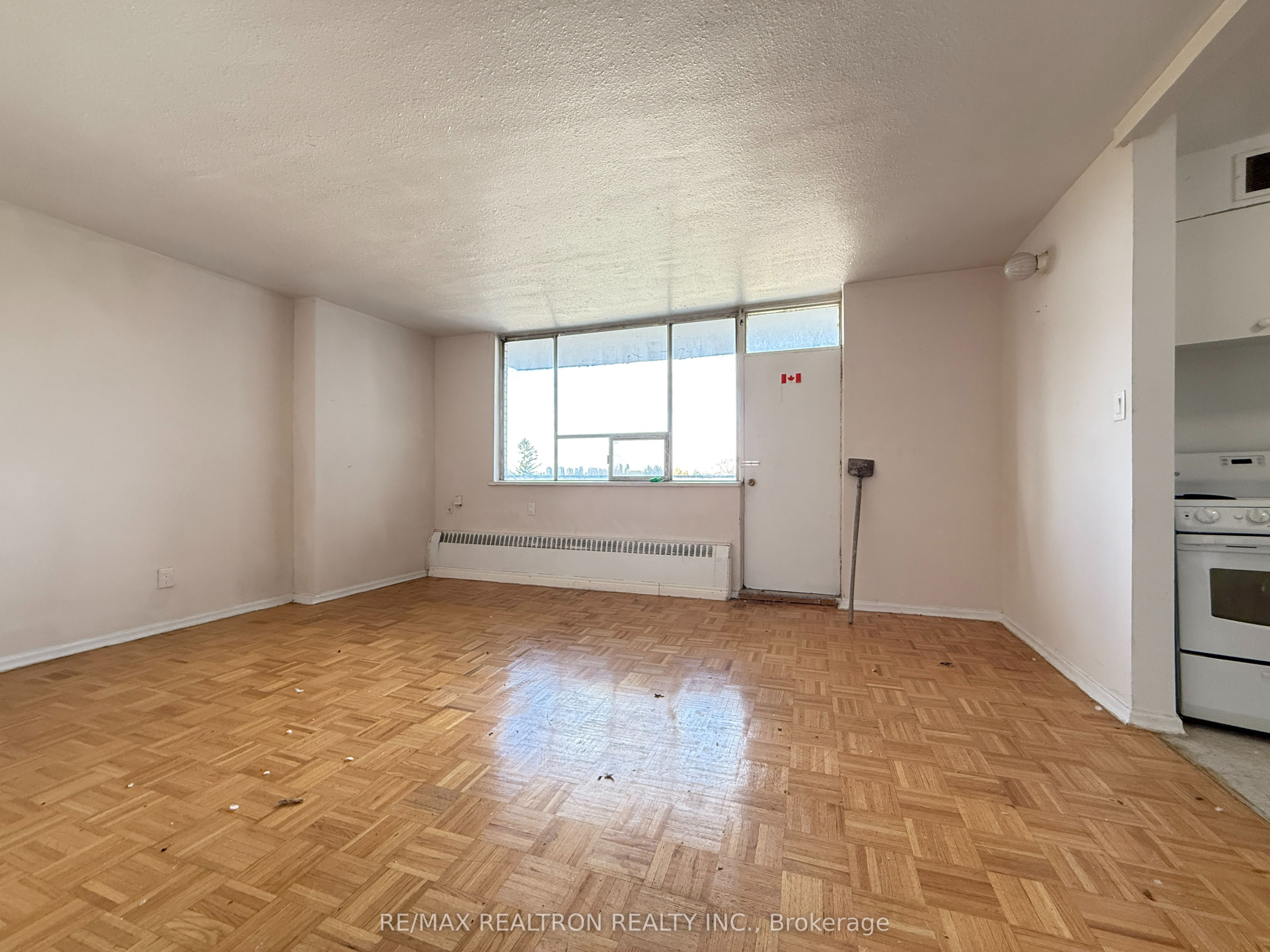 500 Dawes Road 701, Toronto, ON M4B 2G1