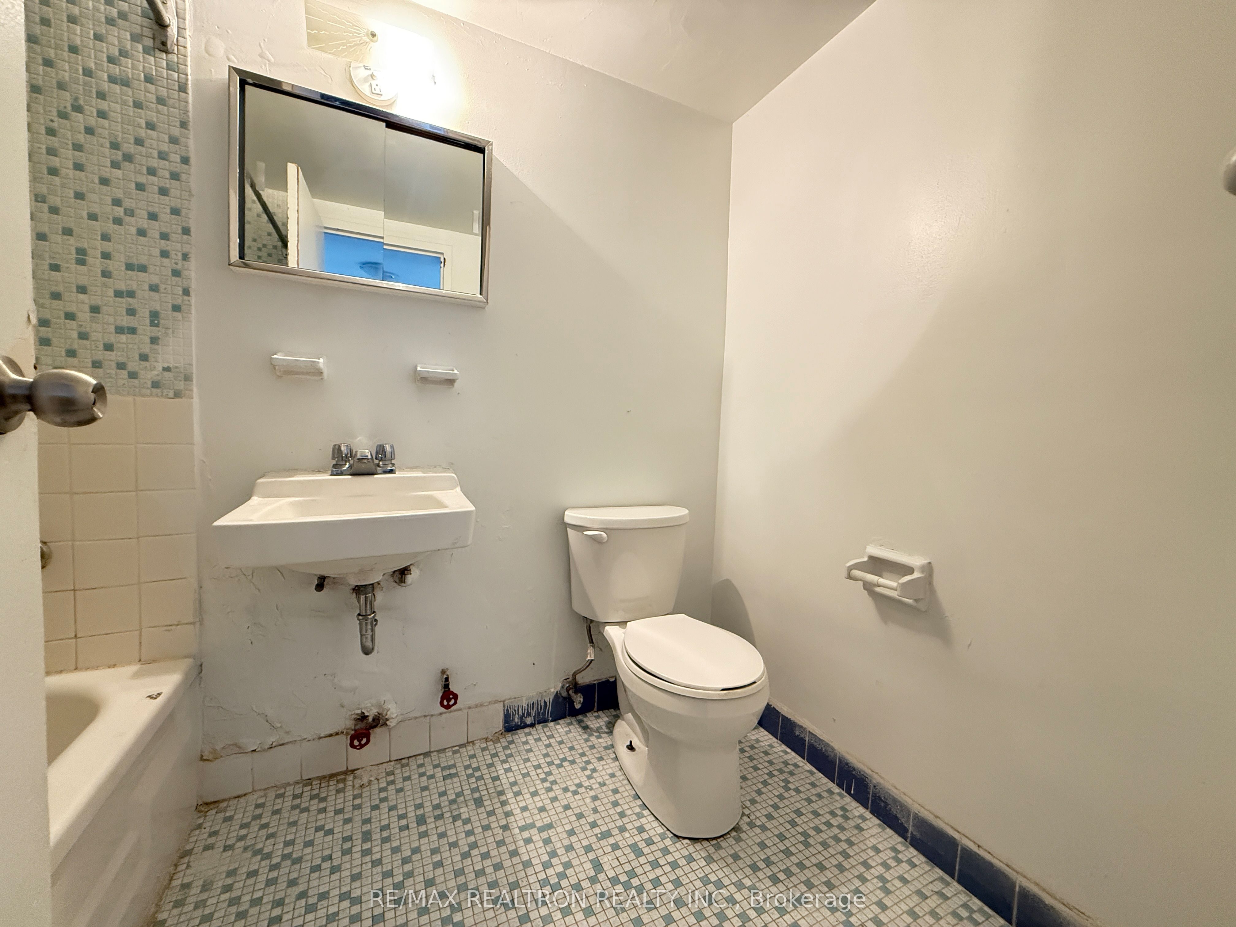 500 Dawes Road 701, Toronto, ON M4B 2G1 photo 3