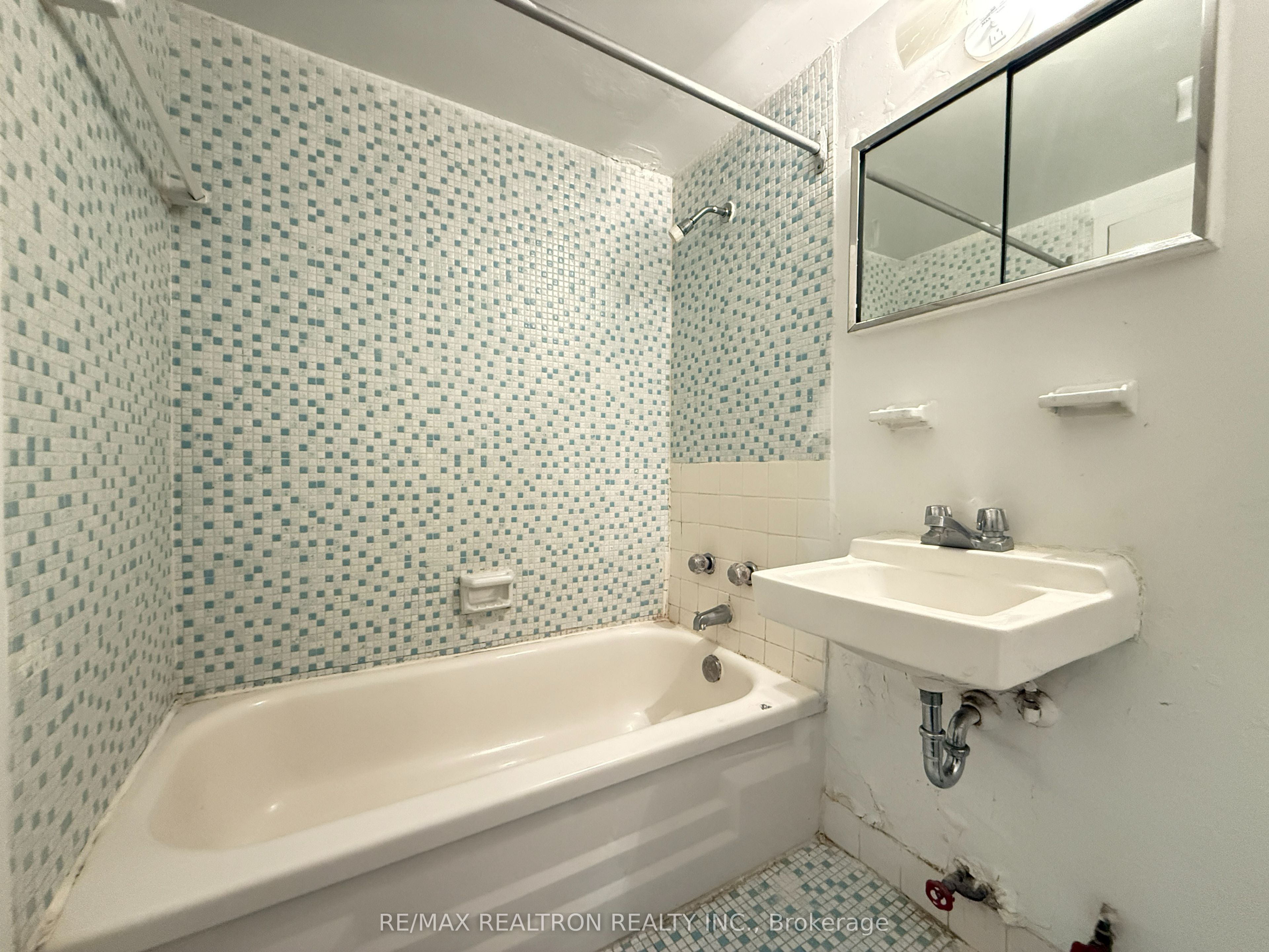 500 Dawes Road 701, Toronto, ON M4B 2G1 photo 4