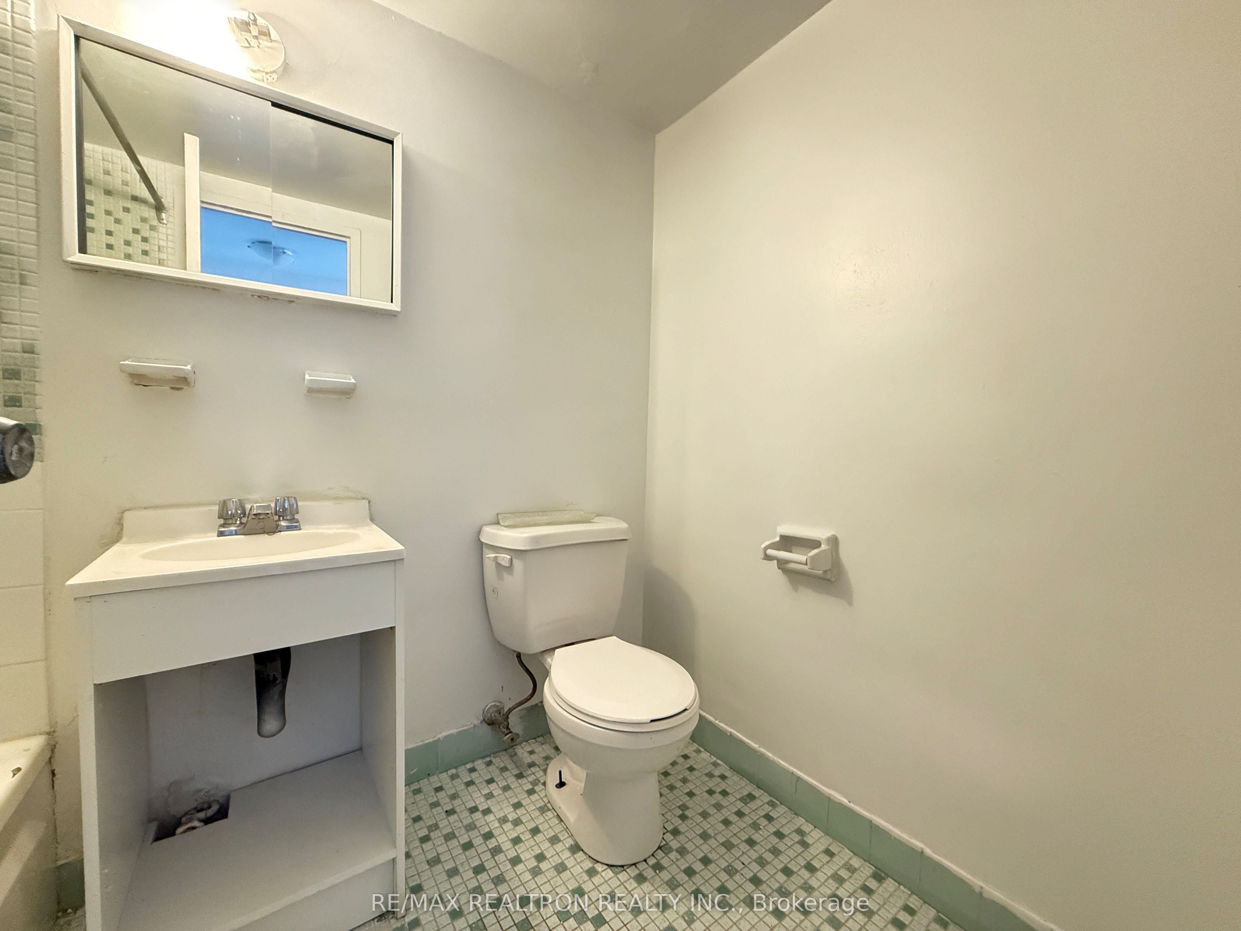 500 Dawes Road 1001, Toronto, ON M4B 2G1 photo 2