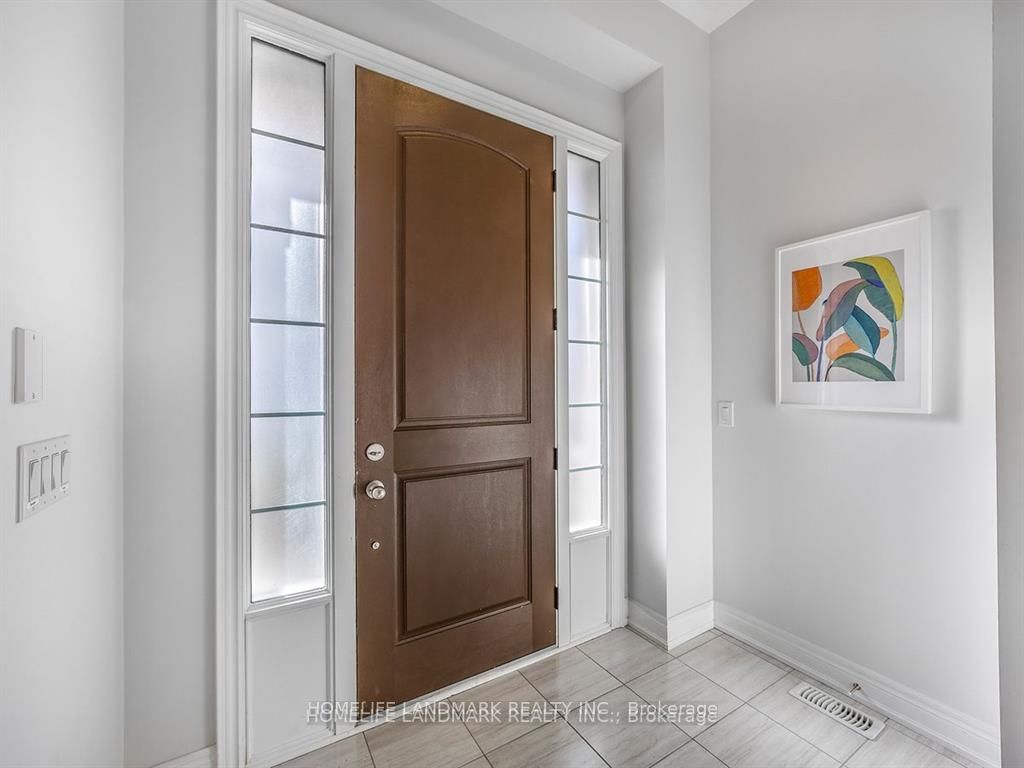 100 Christine Elliot Avenue, Whitby, ON L1P 0B5 photo 3