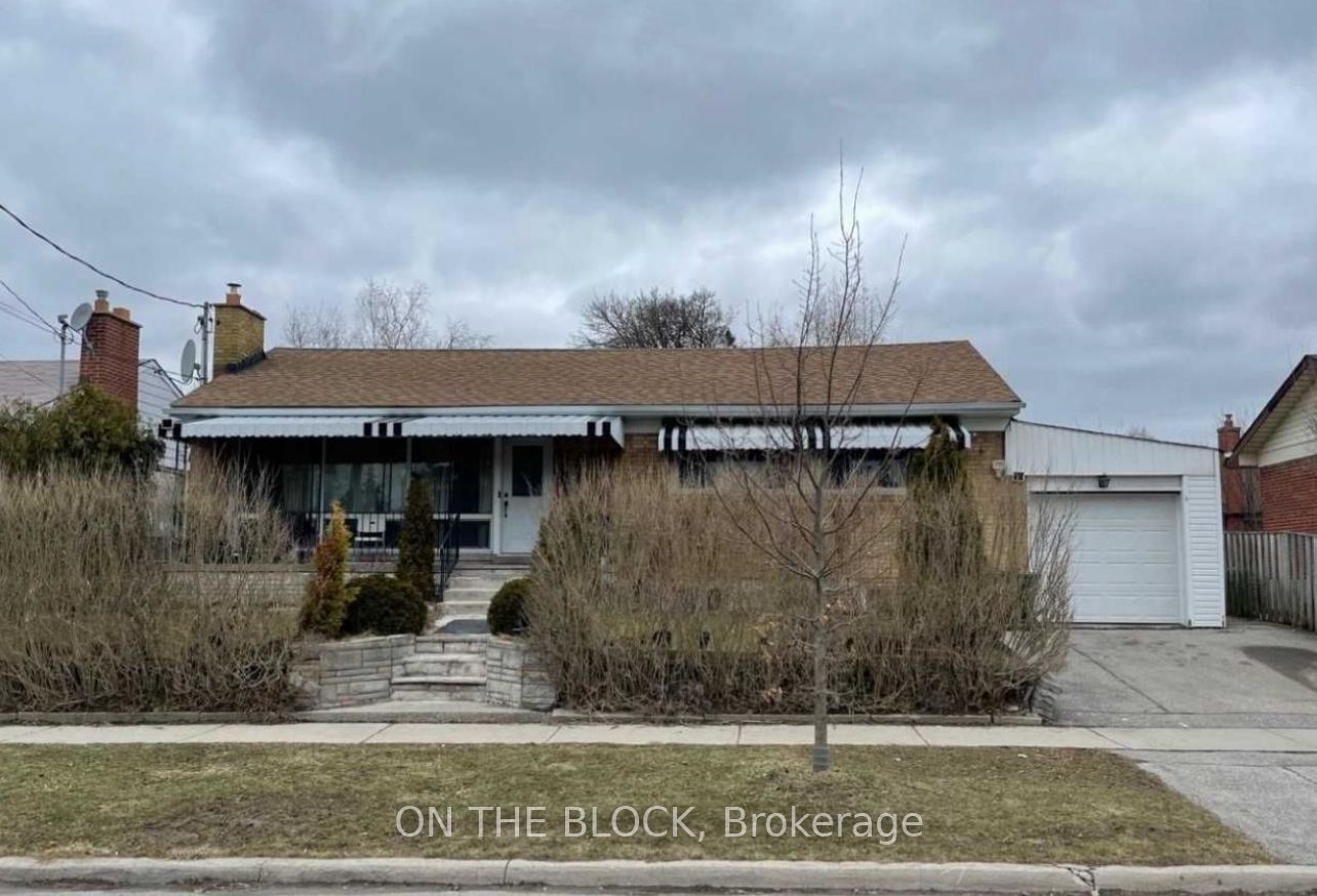 6 Laxford Avenue, Toronto, ON M1R 1M6