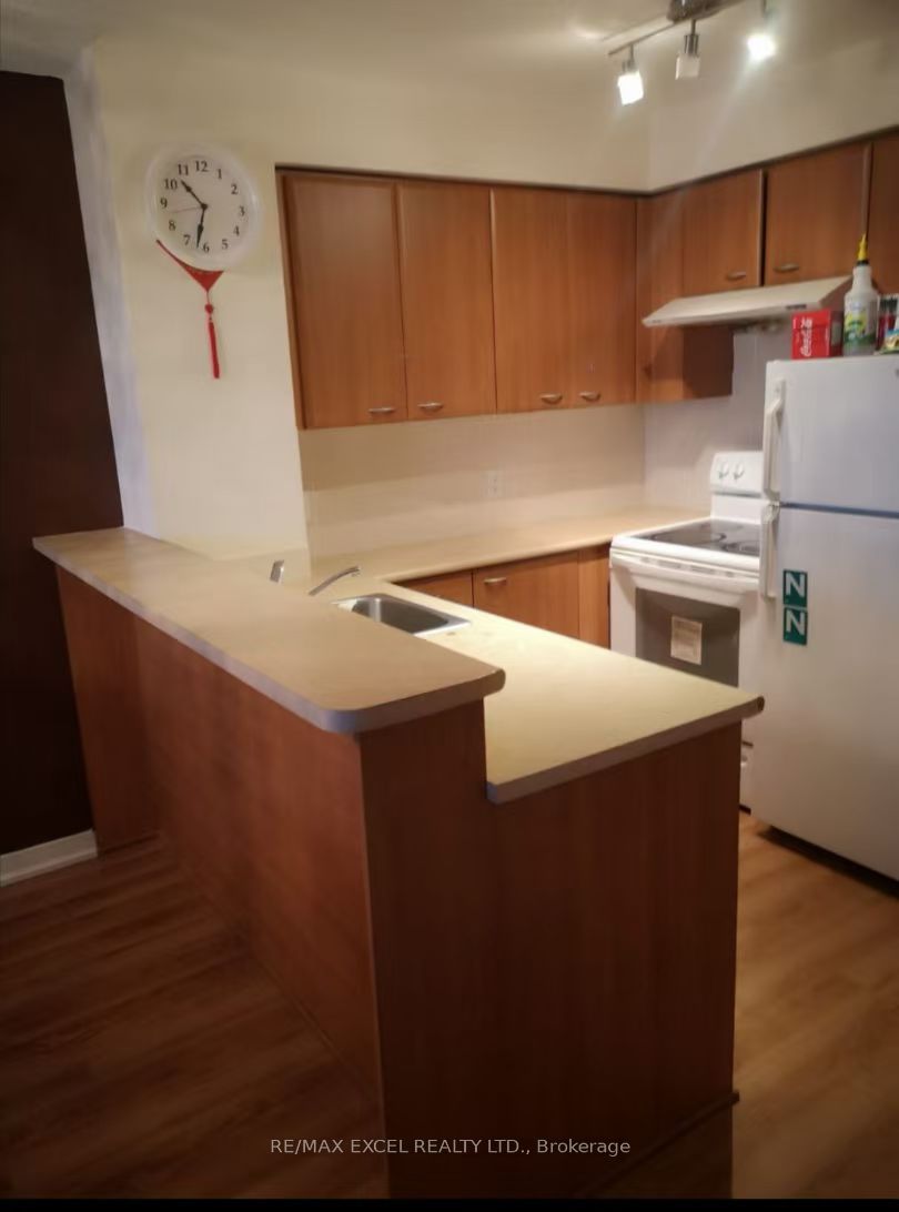 38 Lee Centre Drive 2912, Toronto, ON M1H 3J7 photo 4