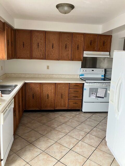 42 Coe Drive, Ajax, ON L1T 0A3 photo 2
