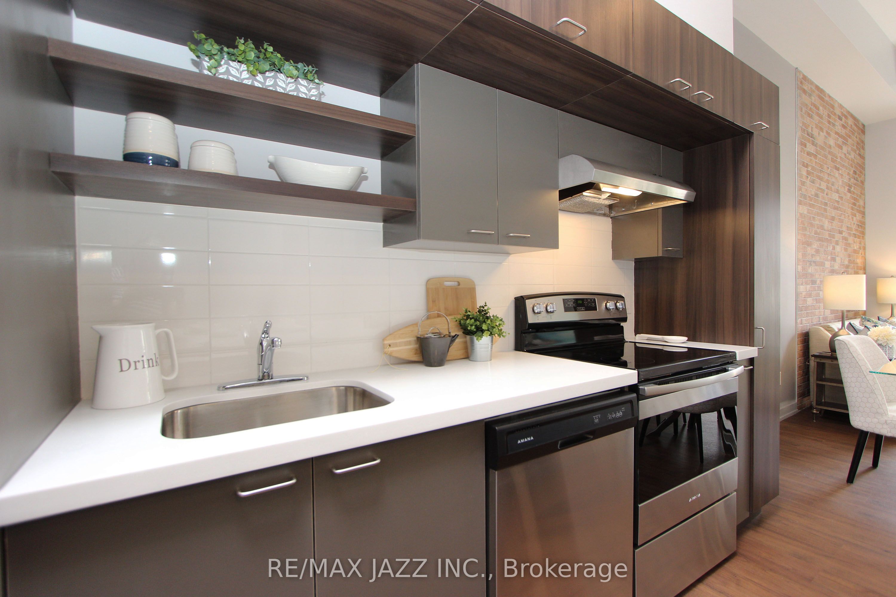 14 1/2 King Street E 307, Oshawa, ON L1H 1A9 photo 4