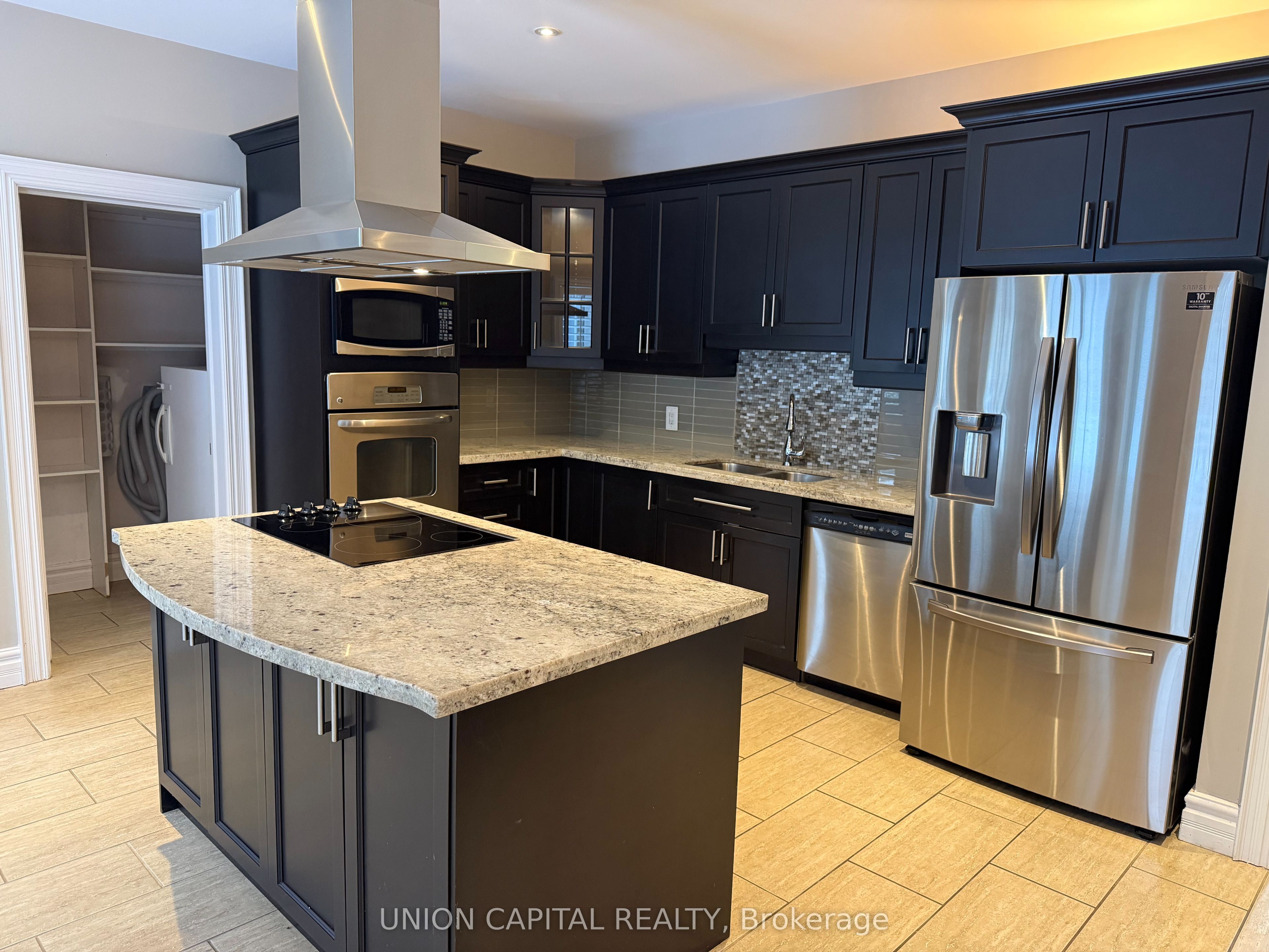9 Bunhilll Court, Ajax, ON L1Z 1X5 photo 2