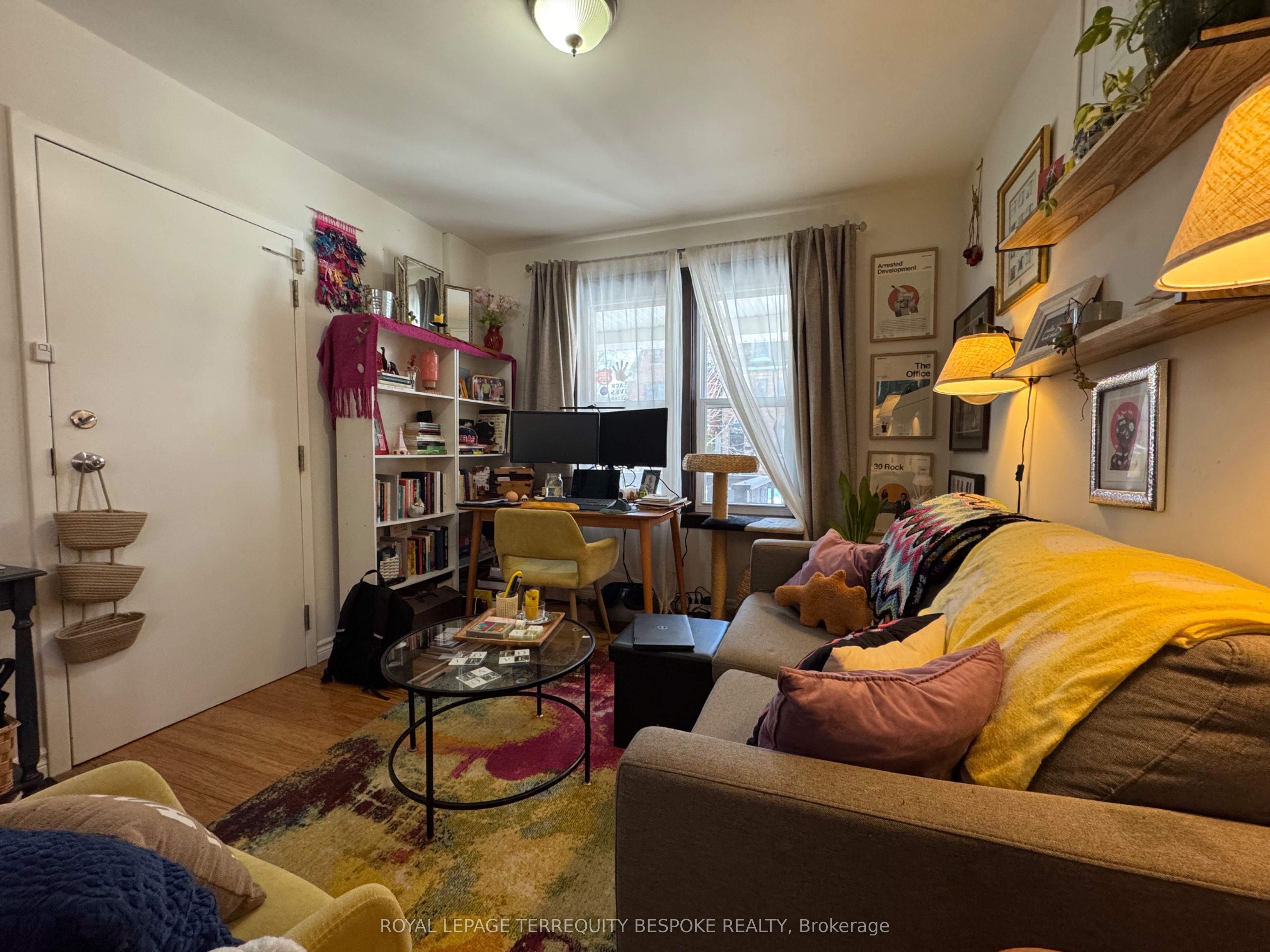 19 Lewis Street Main #2, Toronto, ON M4M 2H2 photo 2