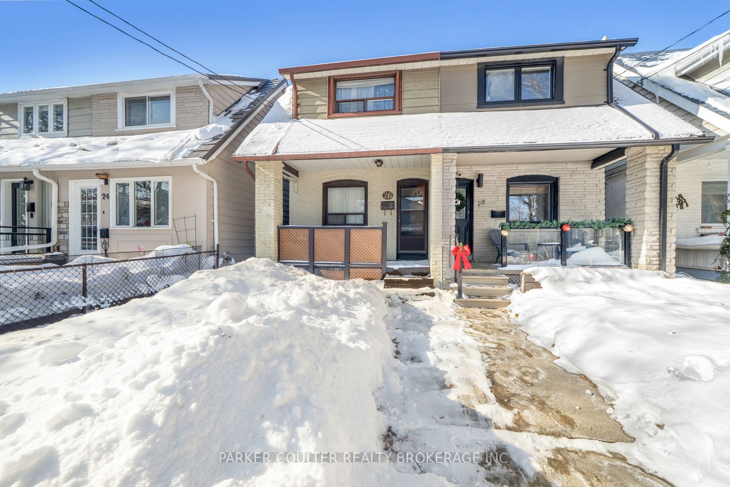 26 Larchmount Avenue, Toronto, ON M4M 2Y7 photo 2