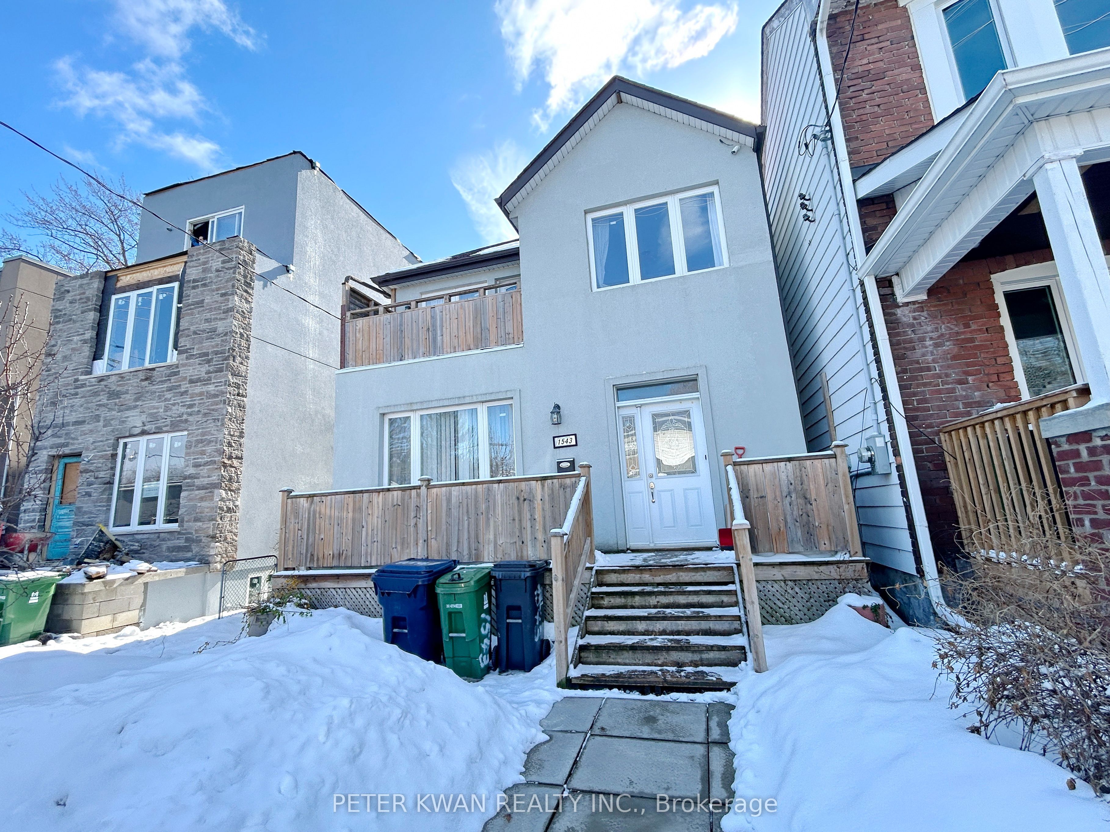 1543 Dundas Street E, Toronto, ON M4L 1K6 photo 3