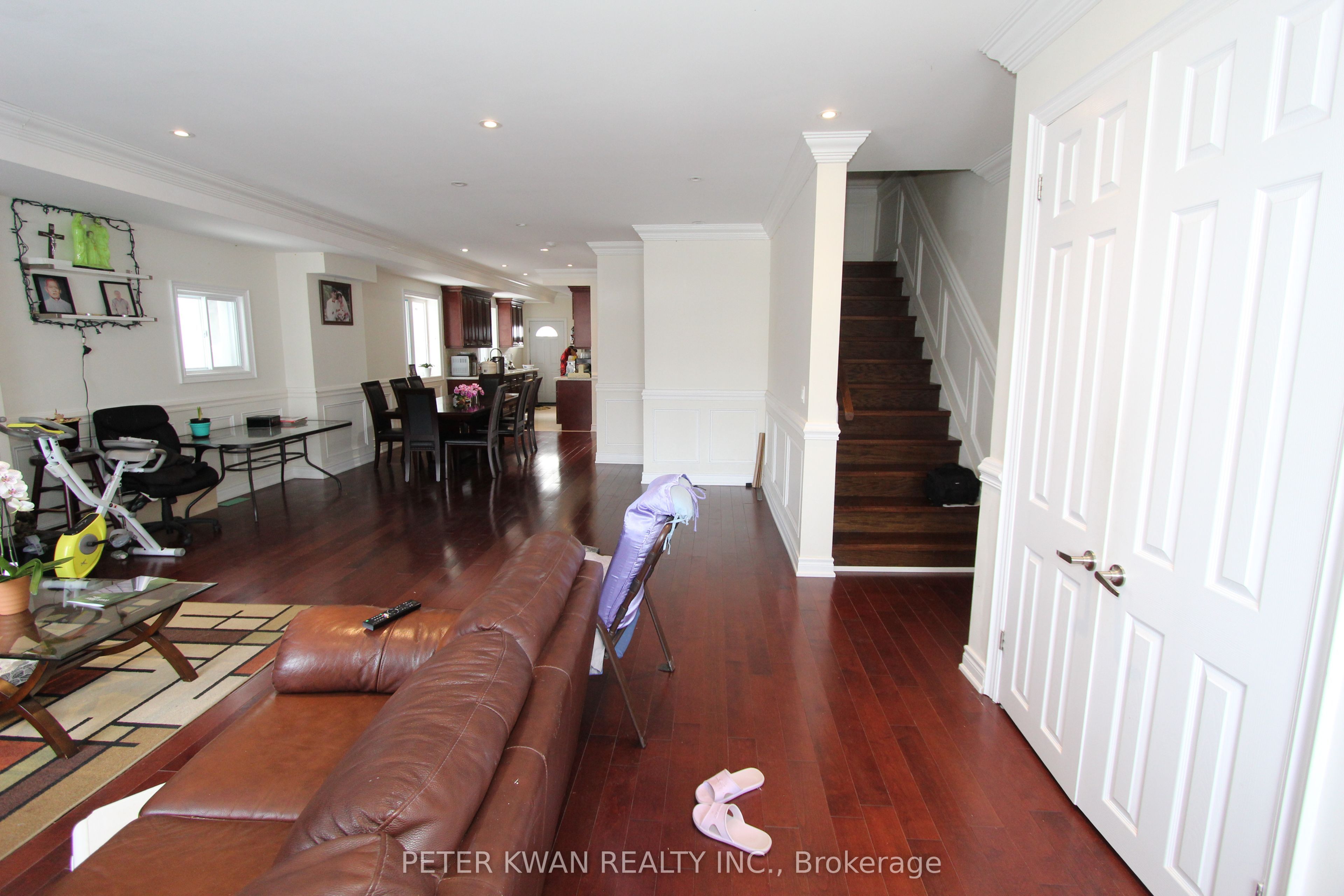 1543 Dundas Street E, Toronto, ON M4L 1K6 photo 5