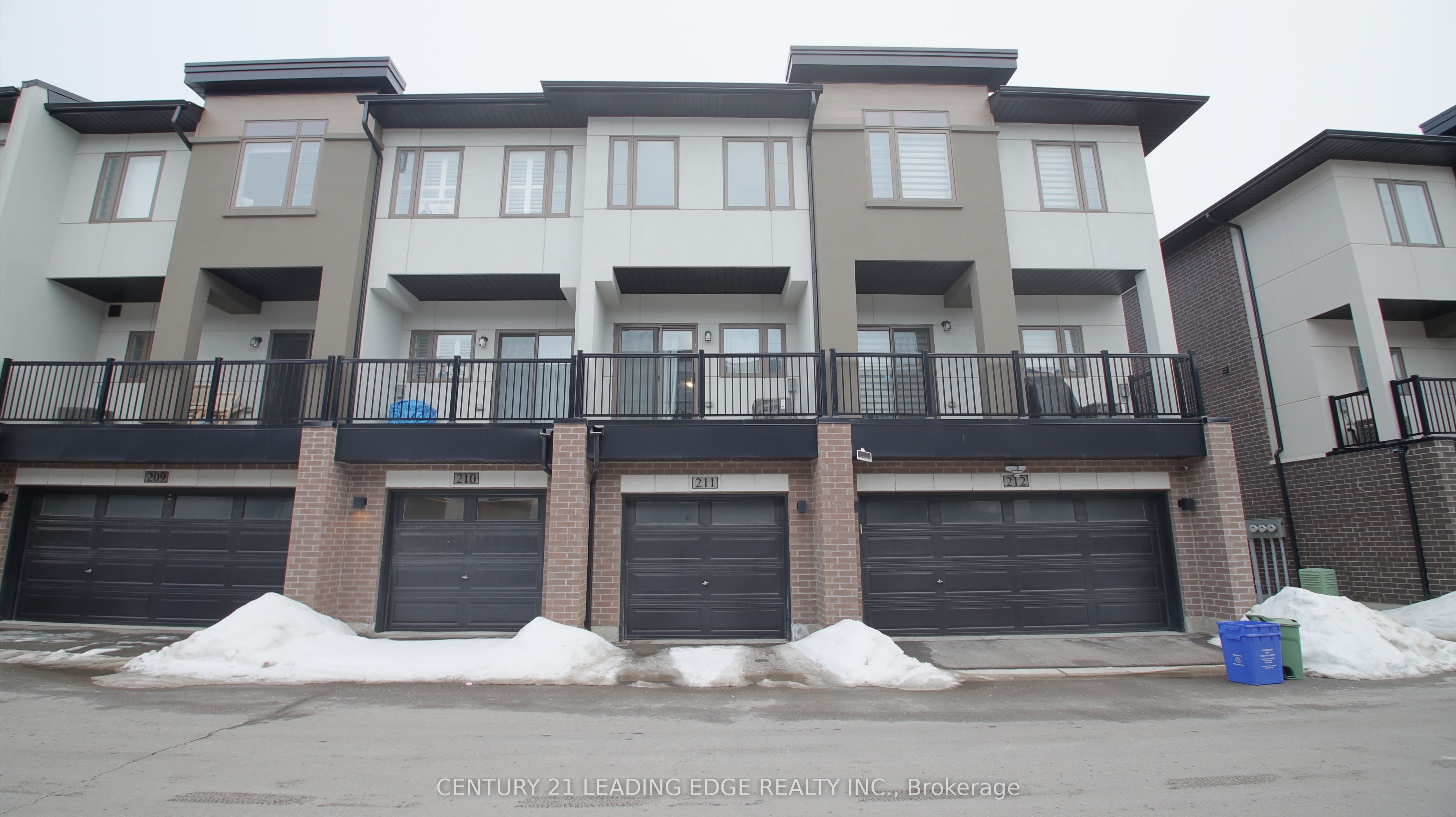 250 Finch Avenue 211, Pickering, ON L1V 0G6