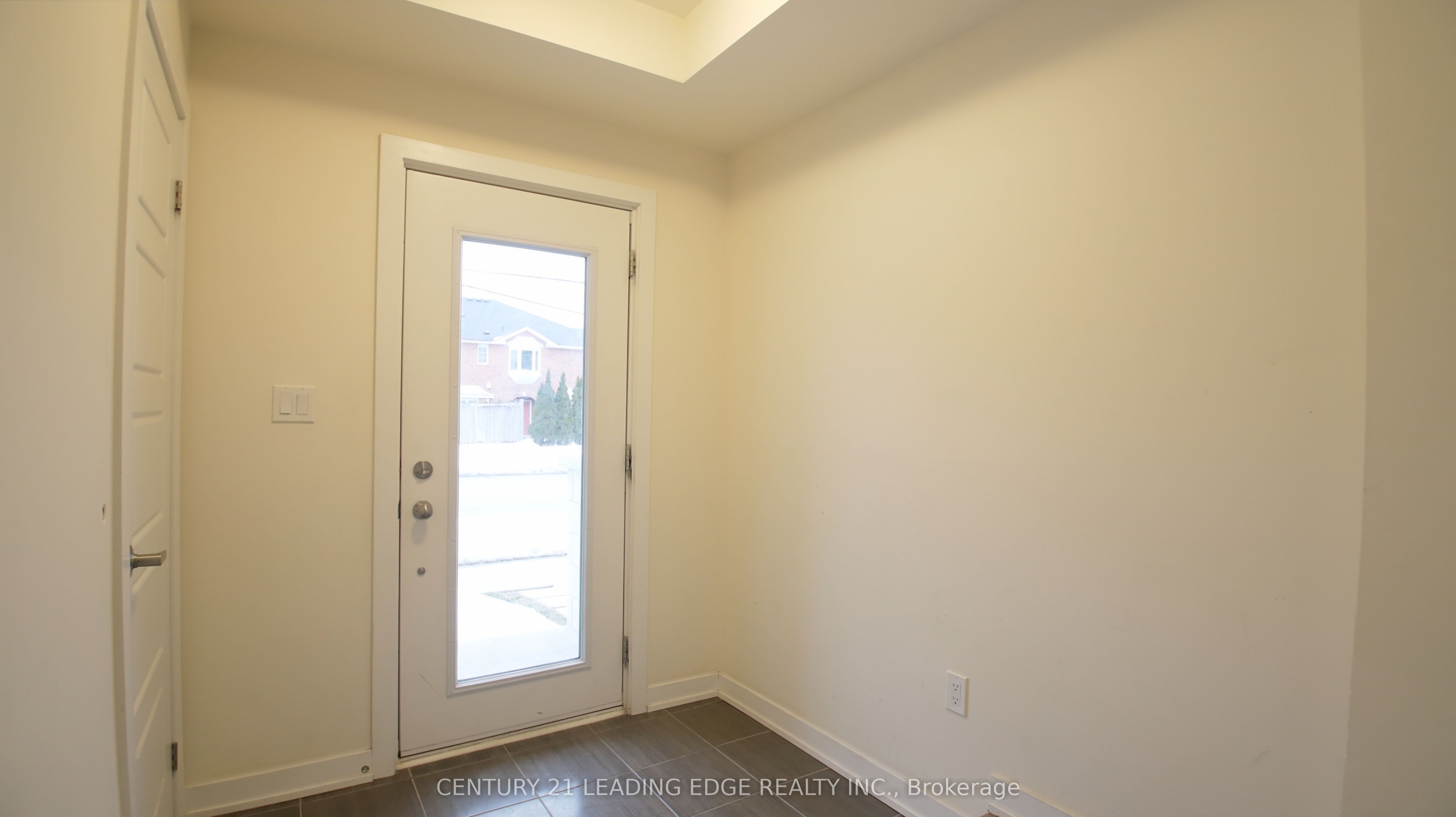 250 Finch Avenue 211, Pickering, ON L1V 0G6 photo 4