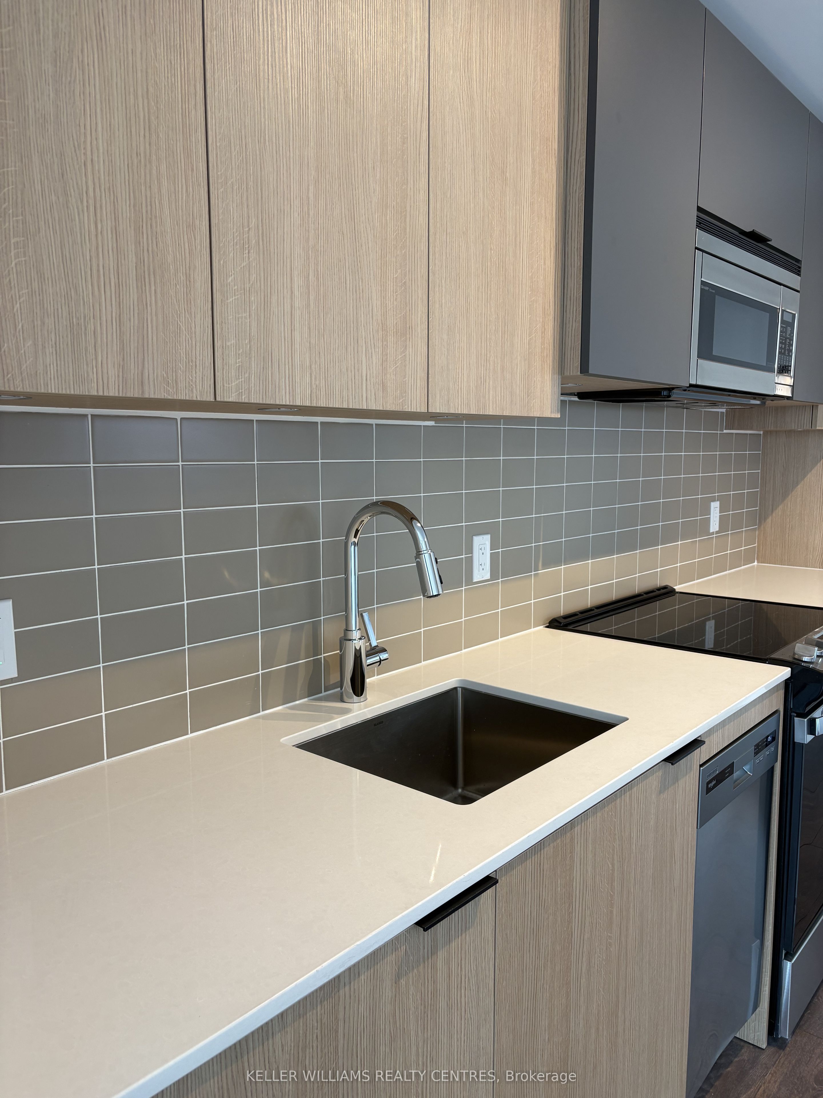 1350 Ellesmere Road 1001, Toronto, ON M1P 0G6 photo 2
