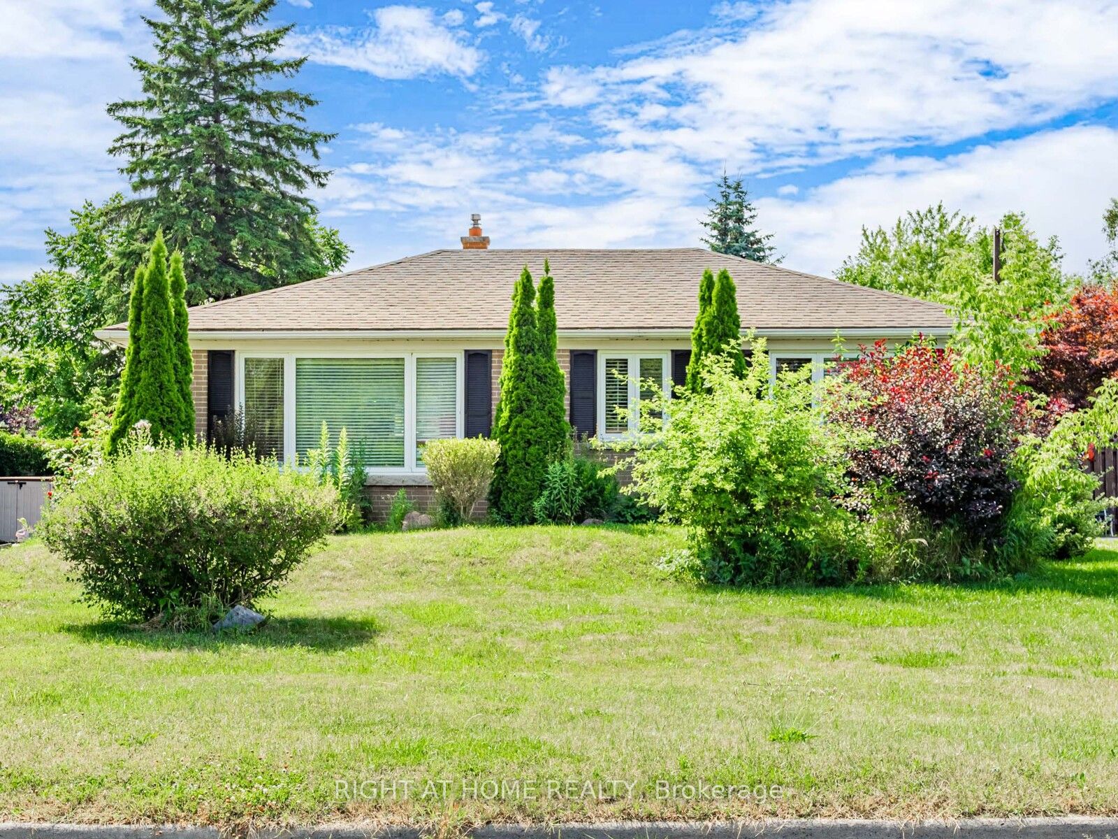 64 Mill Street, Ajax, ON L1S 6K6