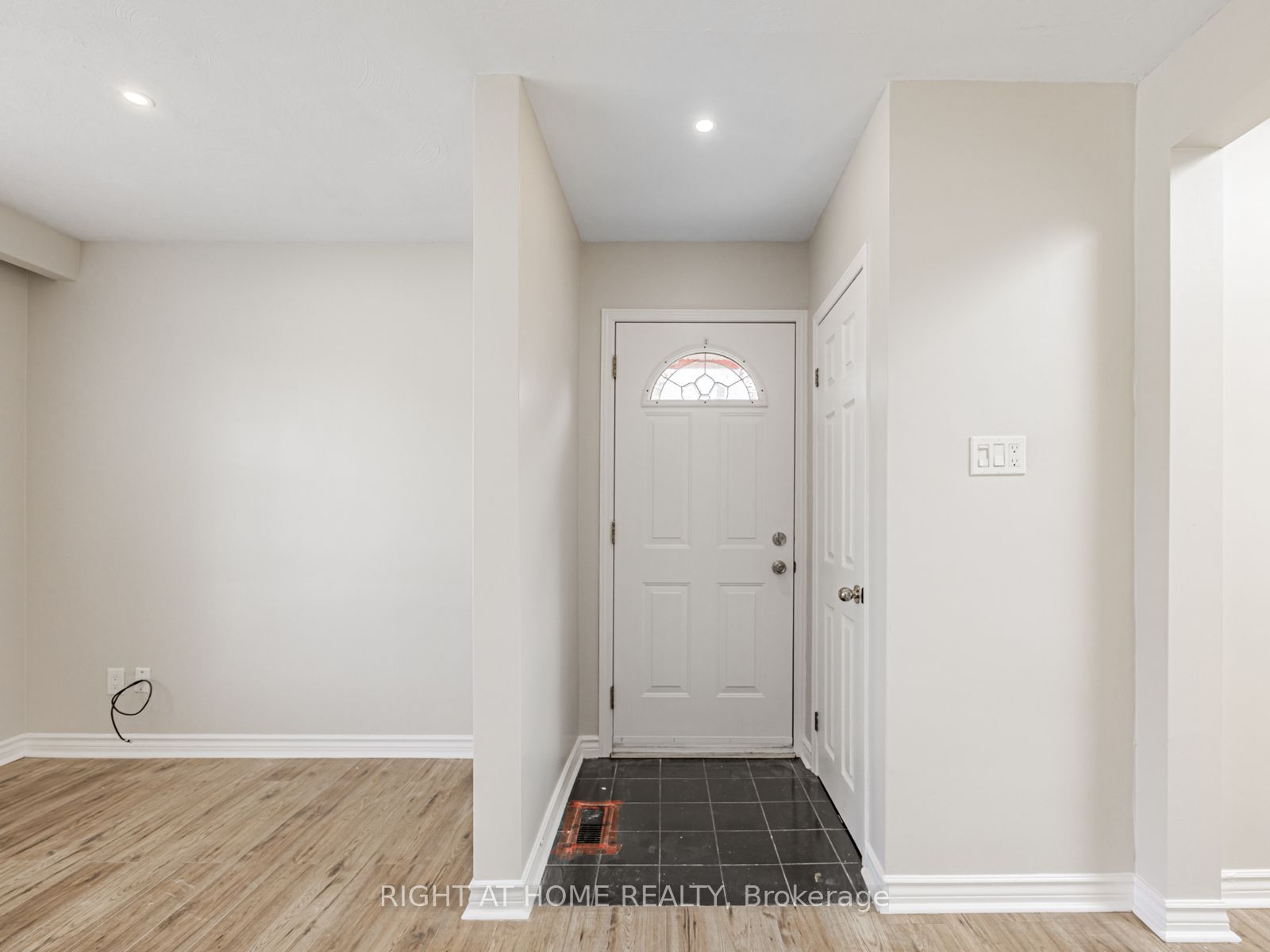 64 Mill Street, Ajax, ON L1S 6K6 photo 3