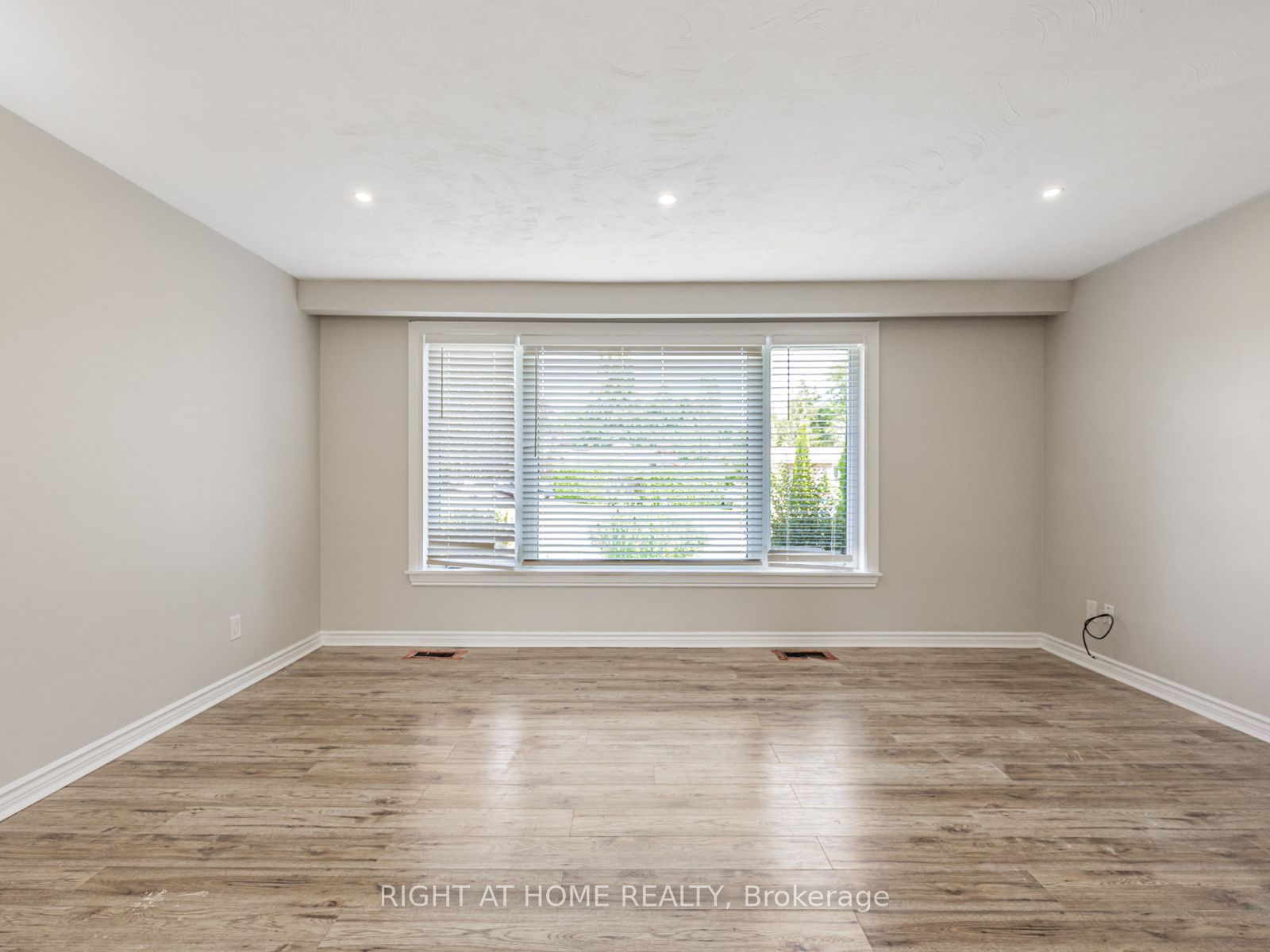 64 Mill Street, Ajax, ON L1S 6K6 photo 5