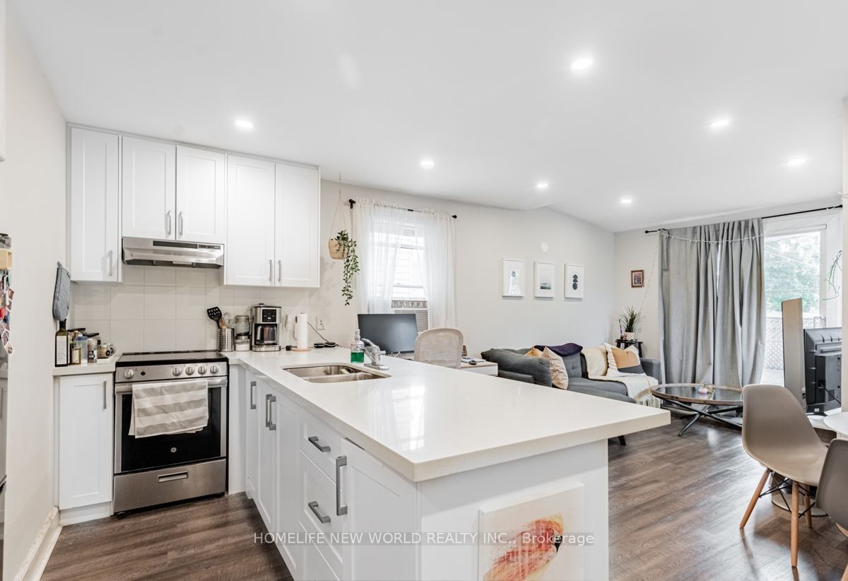 878 Kingston Road, Toronto, ON M4E 1S3 photo 2
