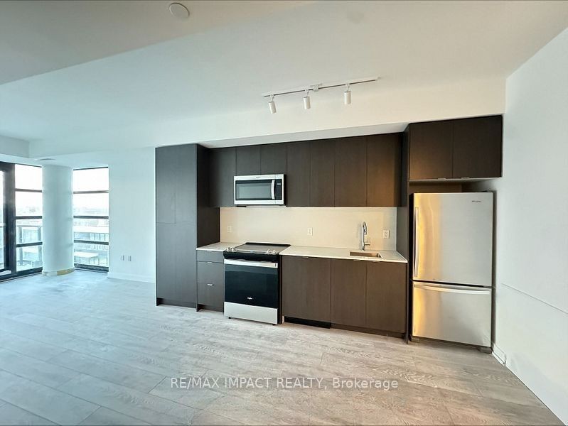 1606 Charles Street 603, Whitby, ON L1N 0P1 photo 2